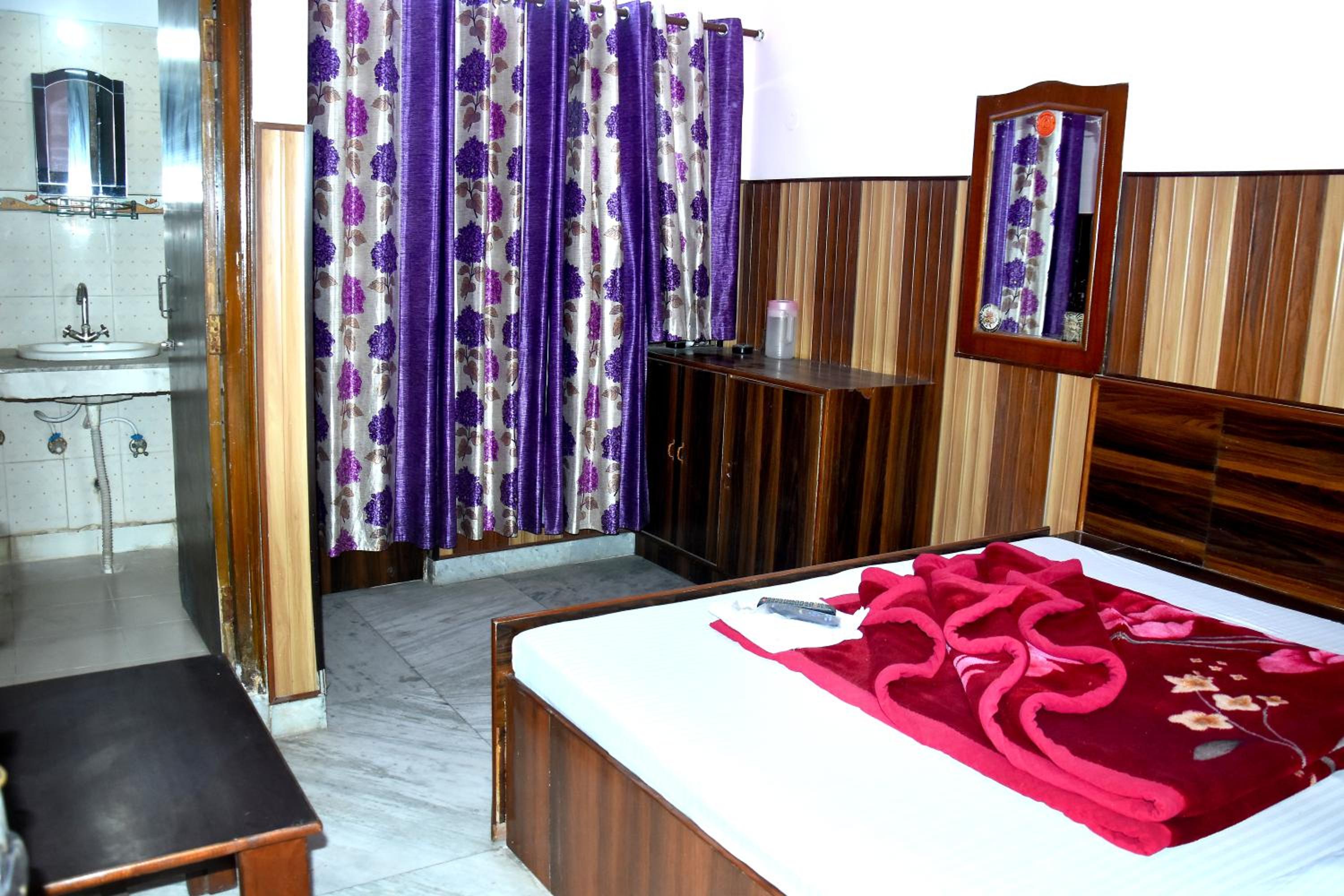 Deluxe Room - Photo 14
