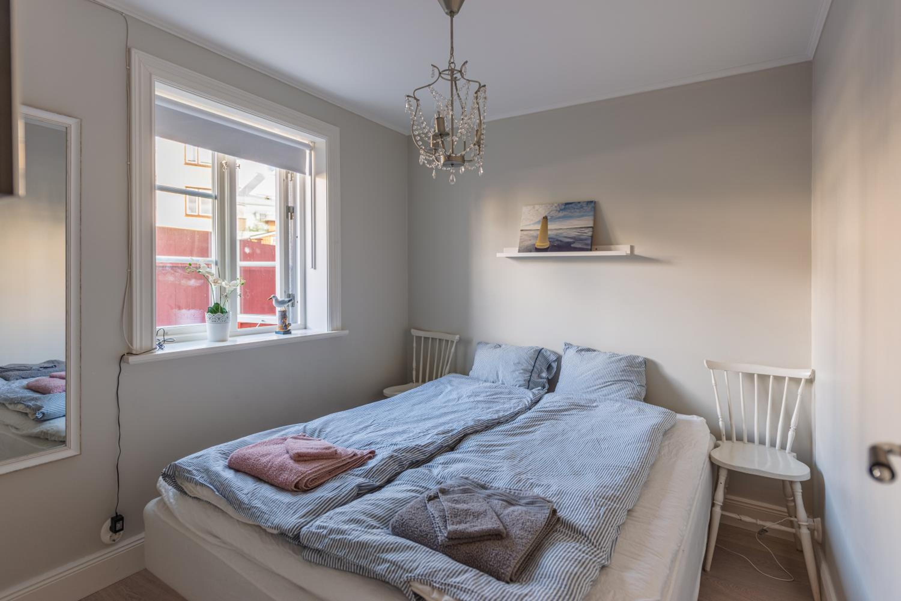 One-Bedroom Apartment - Photo 1