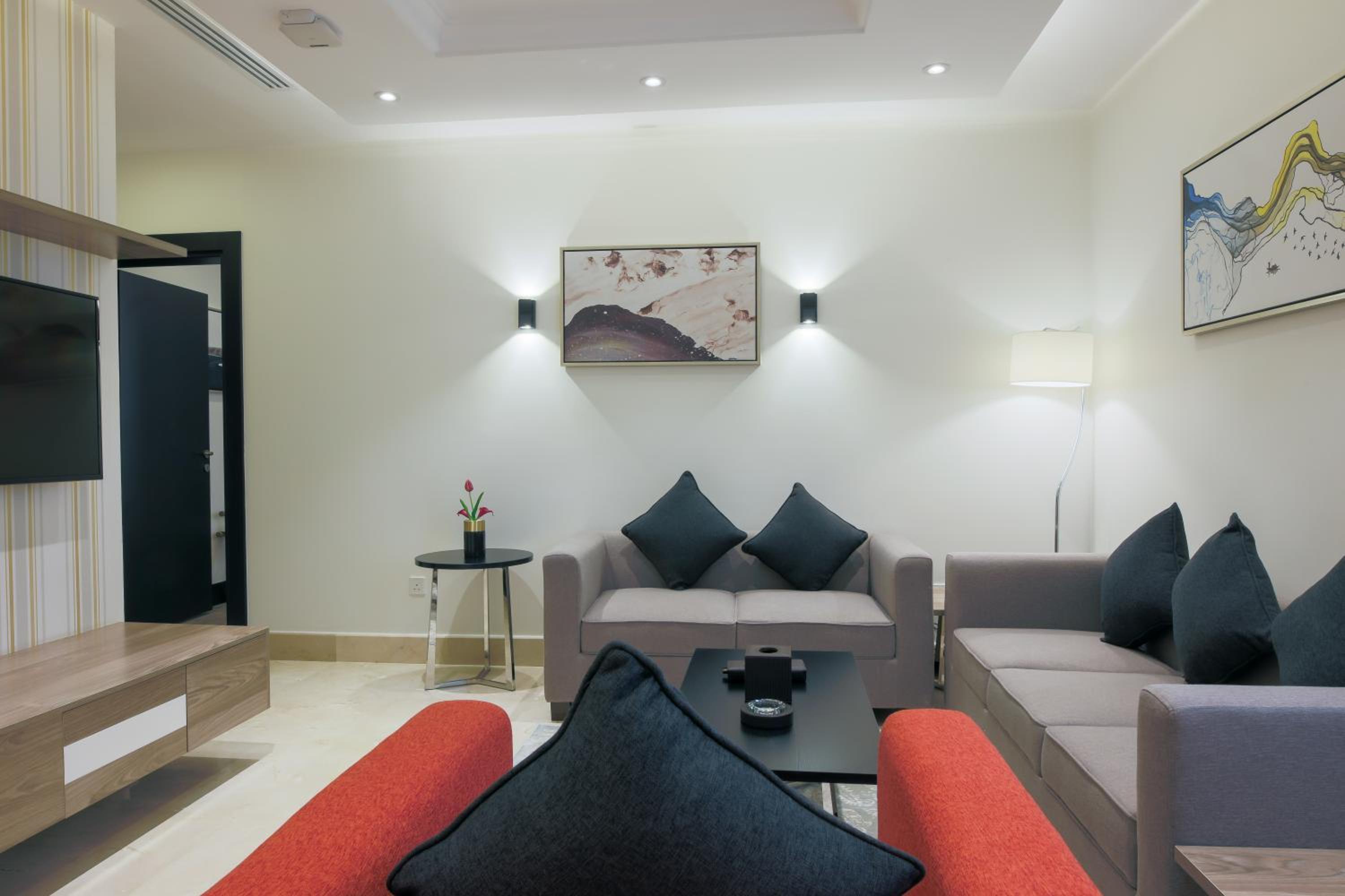 One-Bedroom Apartment - Photo 1
