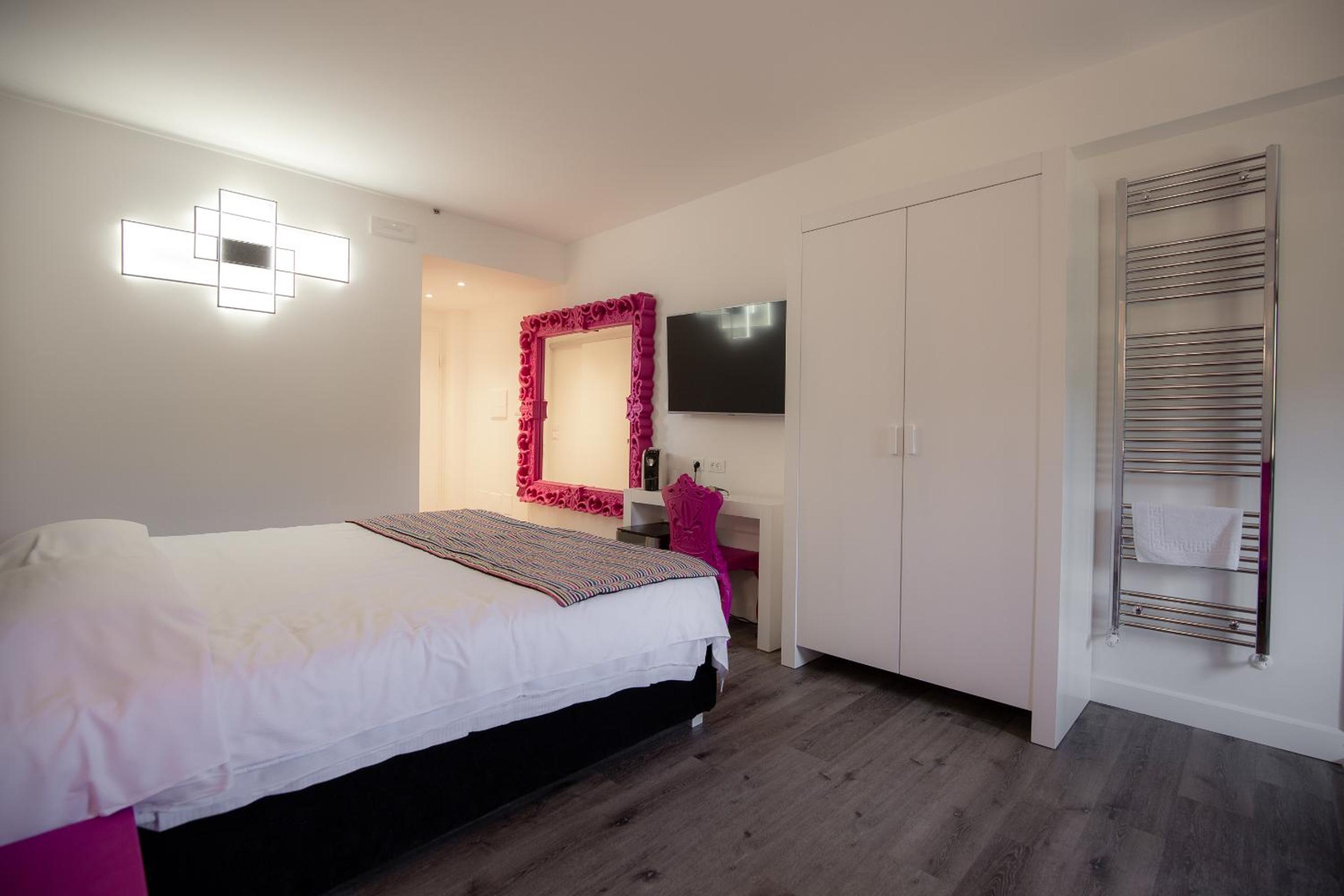 Superior Double Room - Photo 2