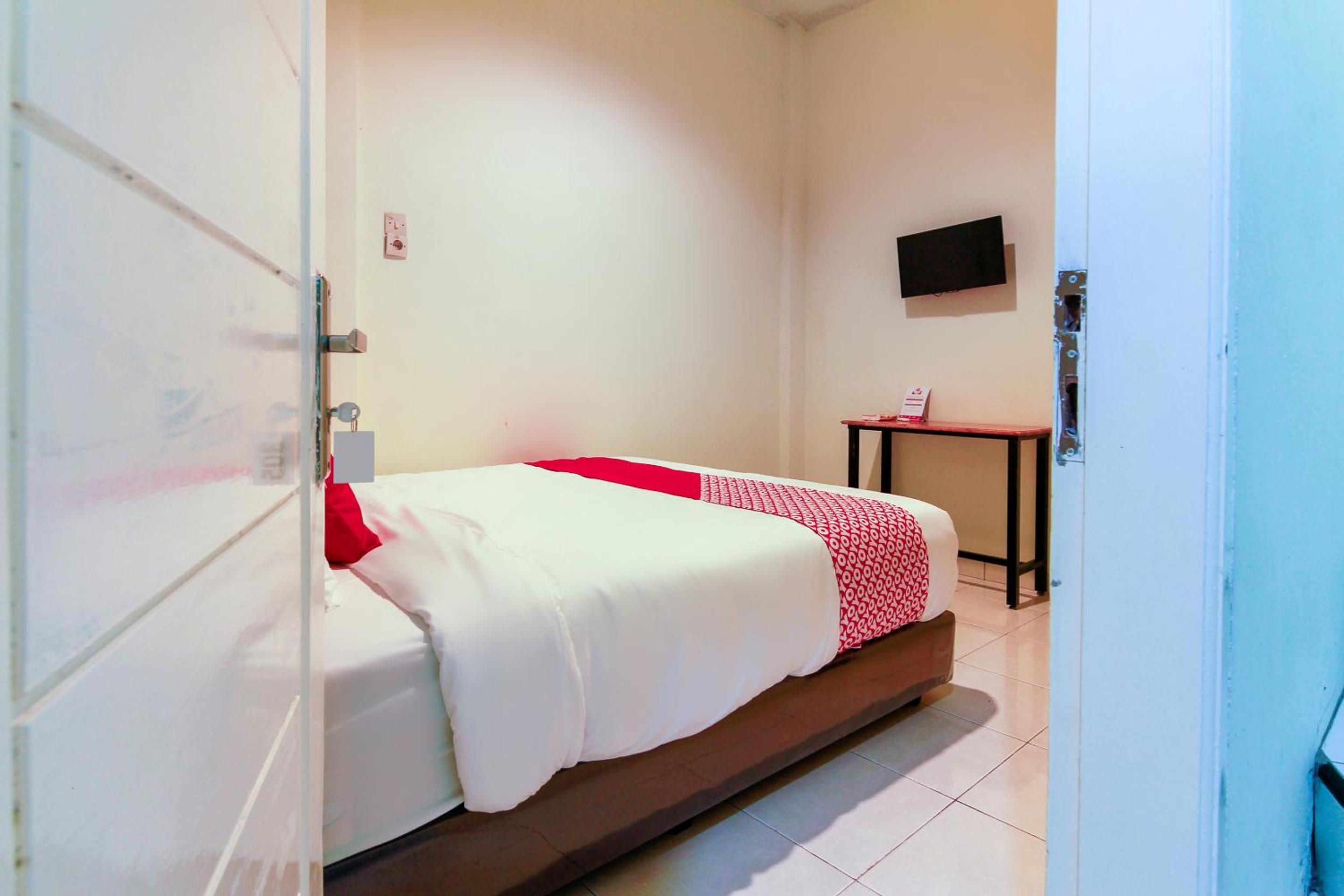 Standard King Room - Photo 5