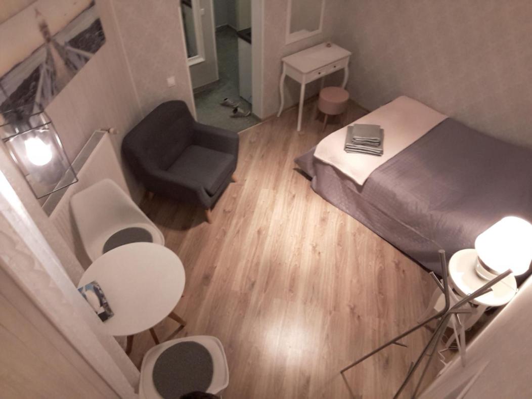 Studio Apartment photo 2