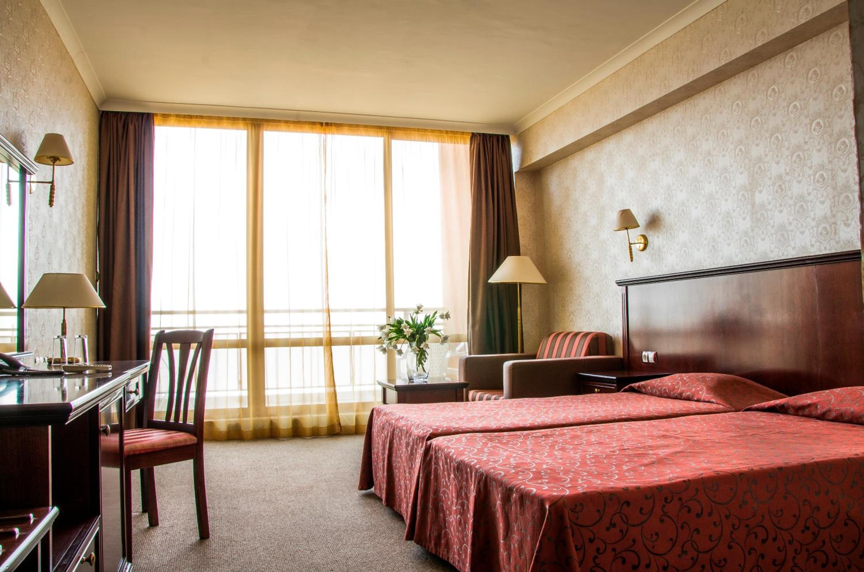 Twin Room with Balcony photo 3