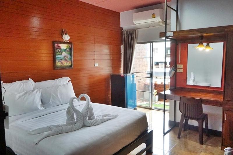 Standard Queen Room - Photo 15