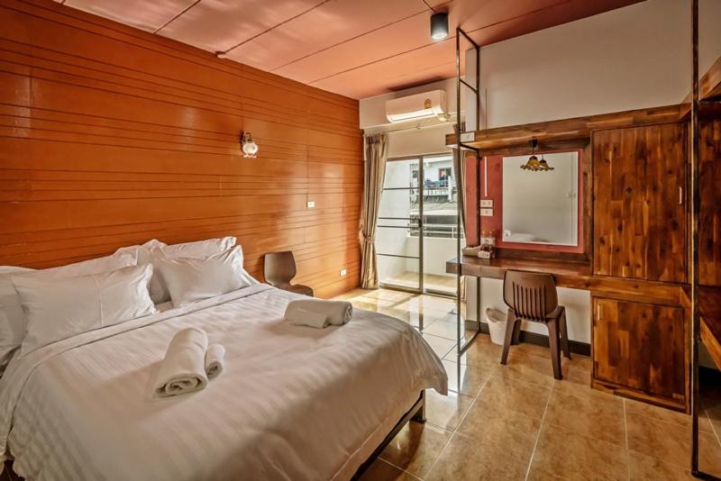Standard Queen Room - Photo 14