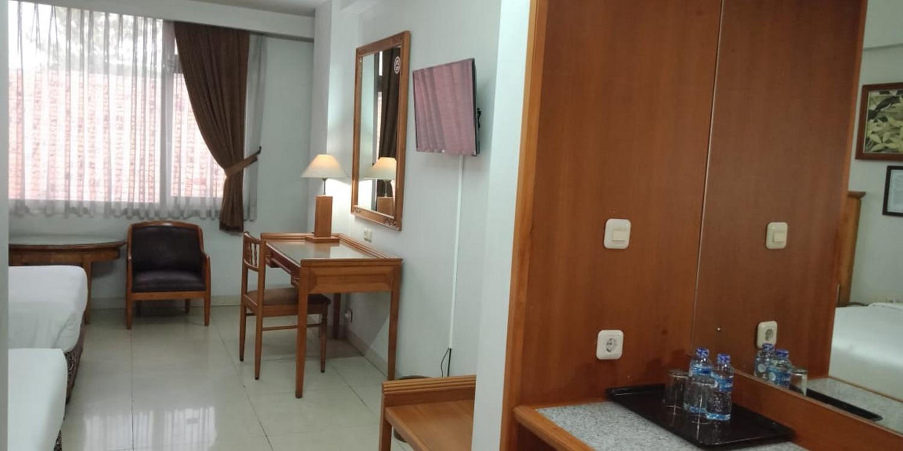 Standard Twin Room - Photo 4