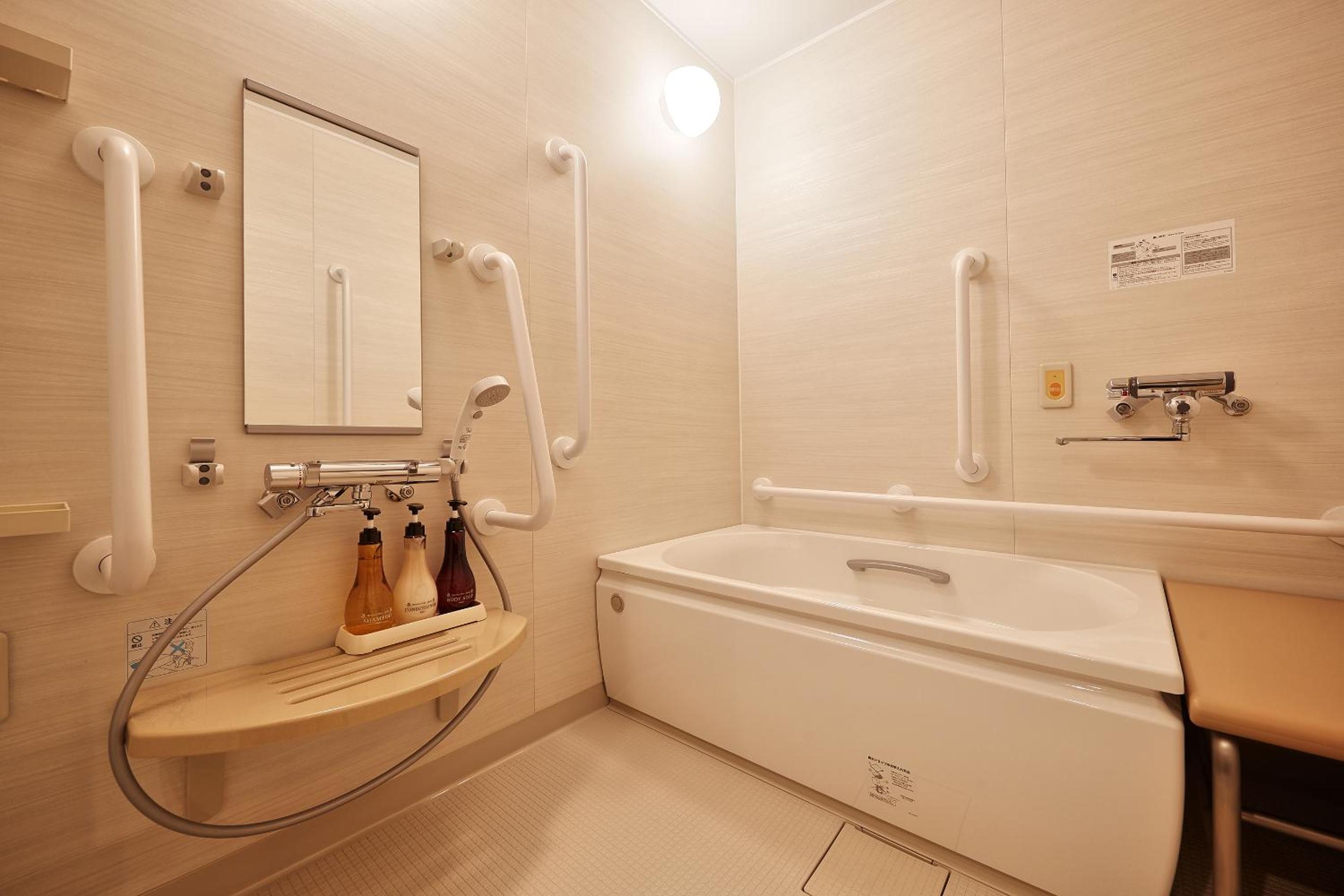Twin Room - Disability Access - Non-Smoking photo 3