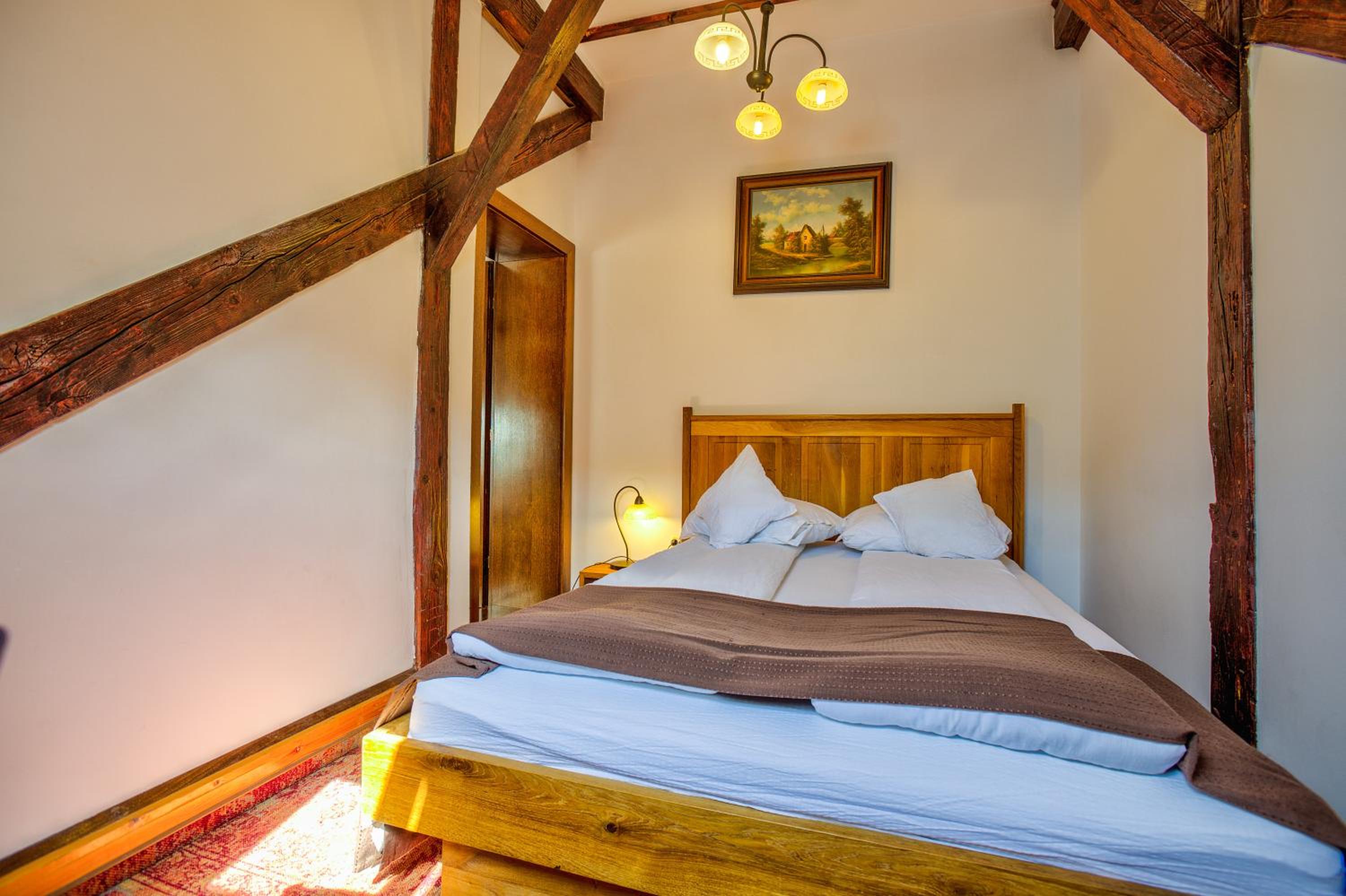 Double or Twin Room - Photo 6