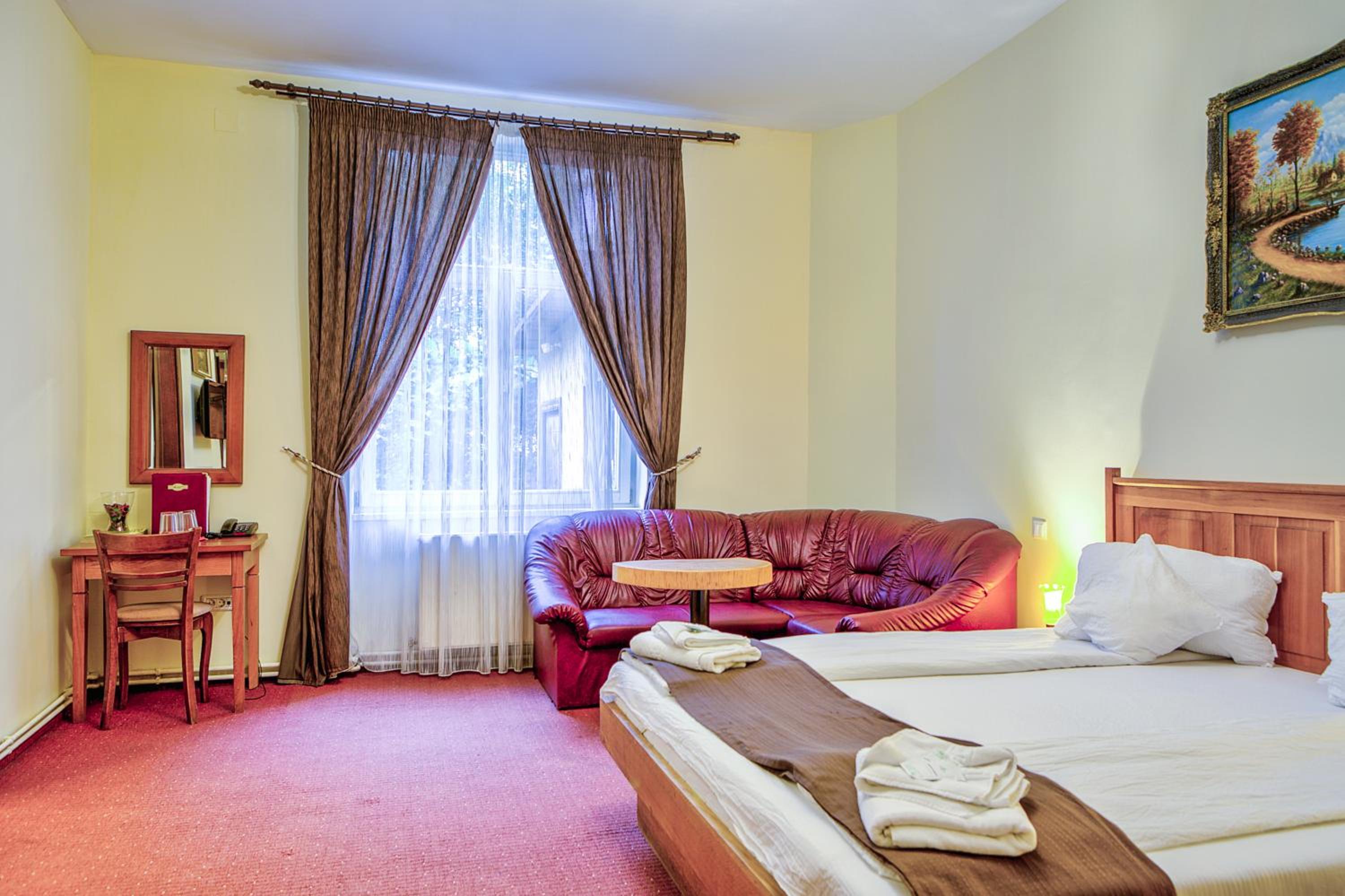 Double or Twin Room - Photo 3