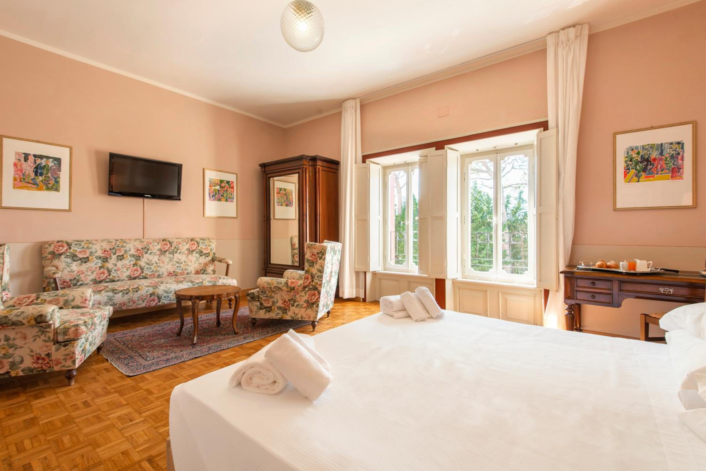 Double Room with Spa Bath photo 1
