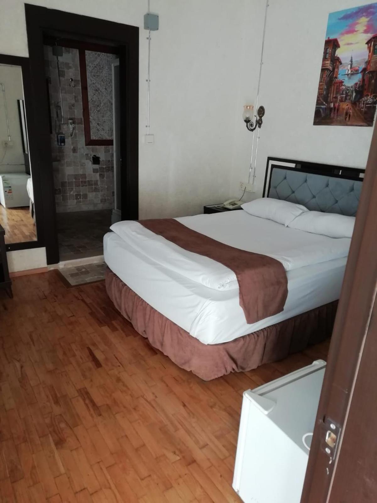 Double Room - Photo 9