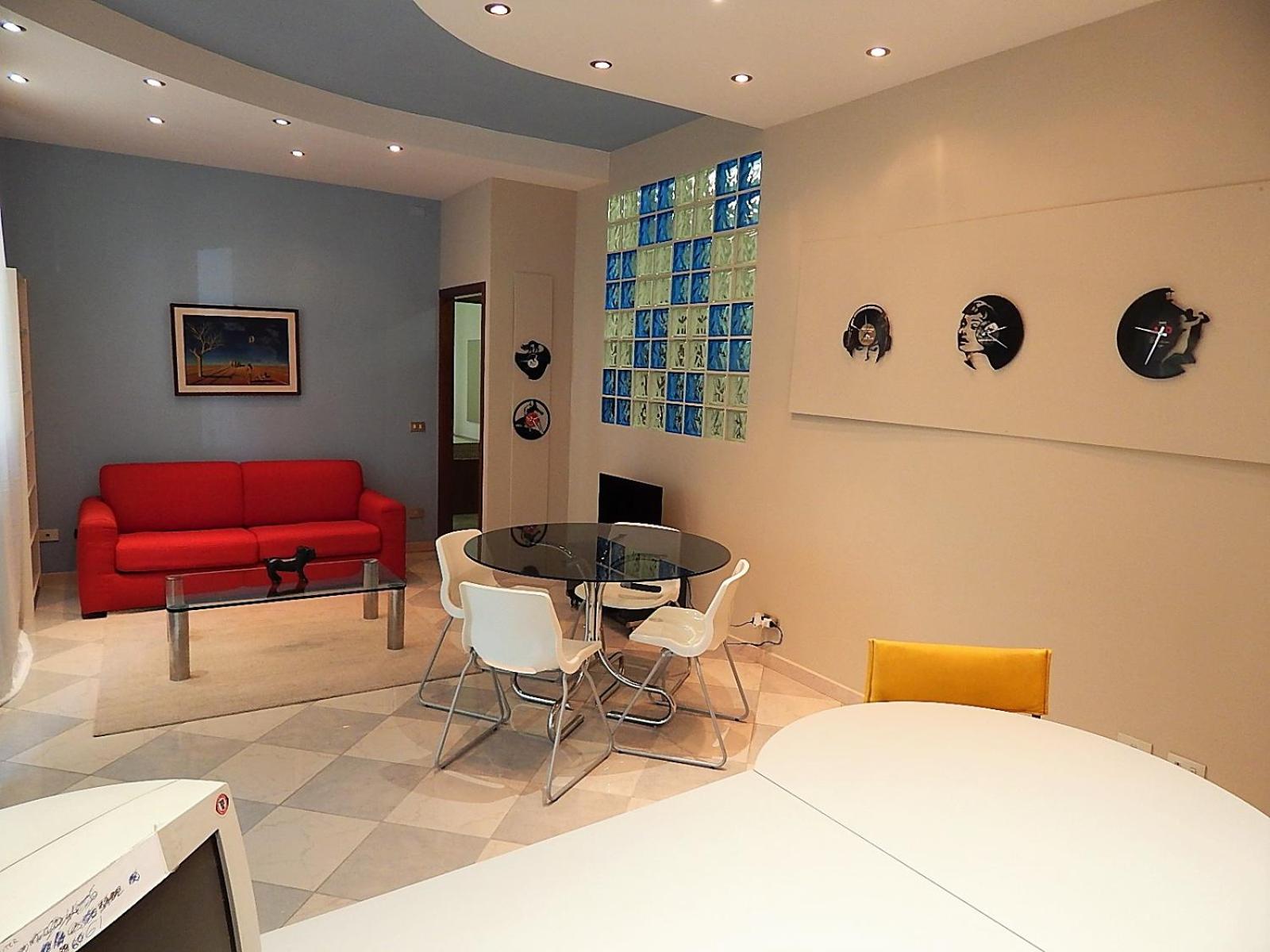 One-Bedroom Apartment - Photo 4