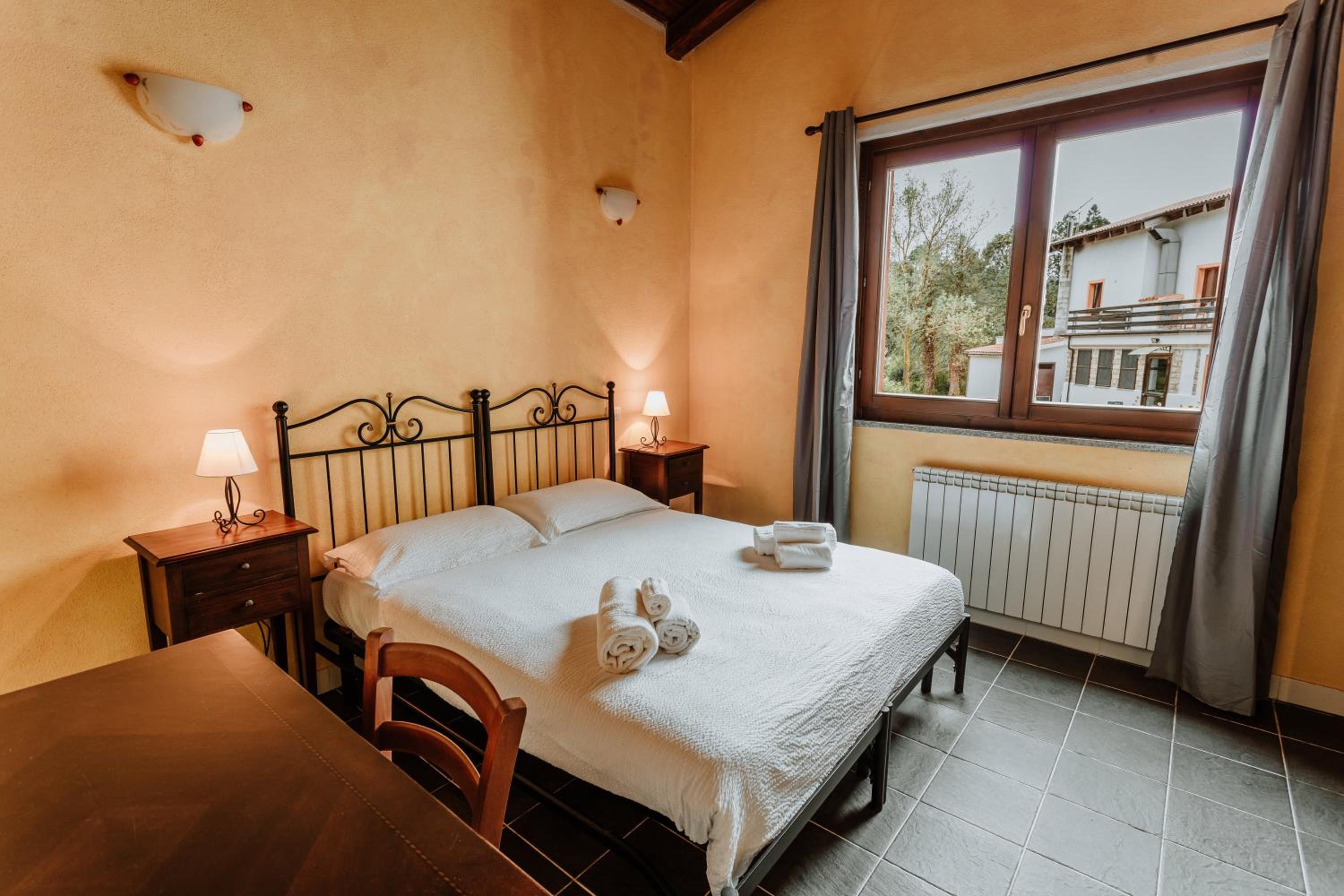 Double or Twin Room with Mountain View - Annex