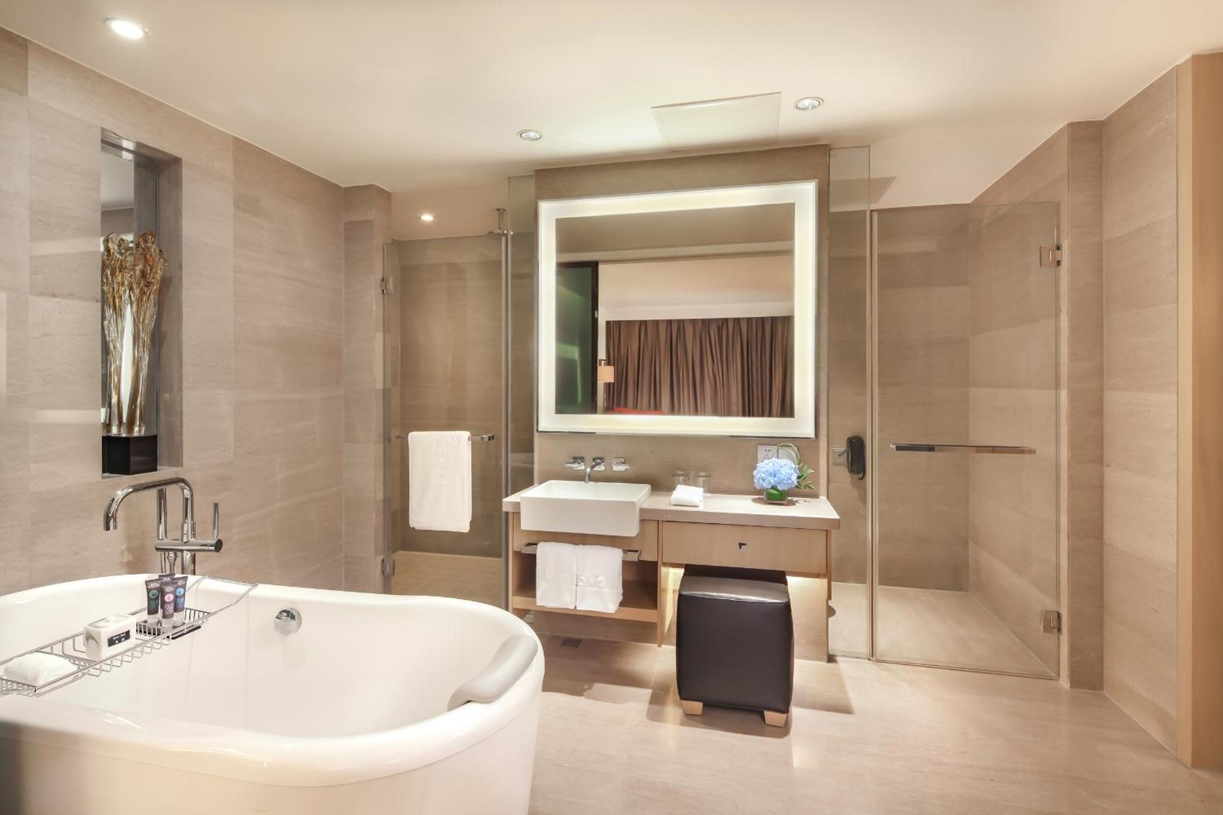 Executive Suite with King Bed. - Photo 5