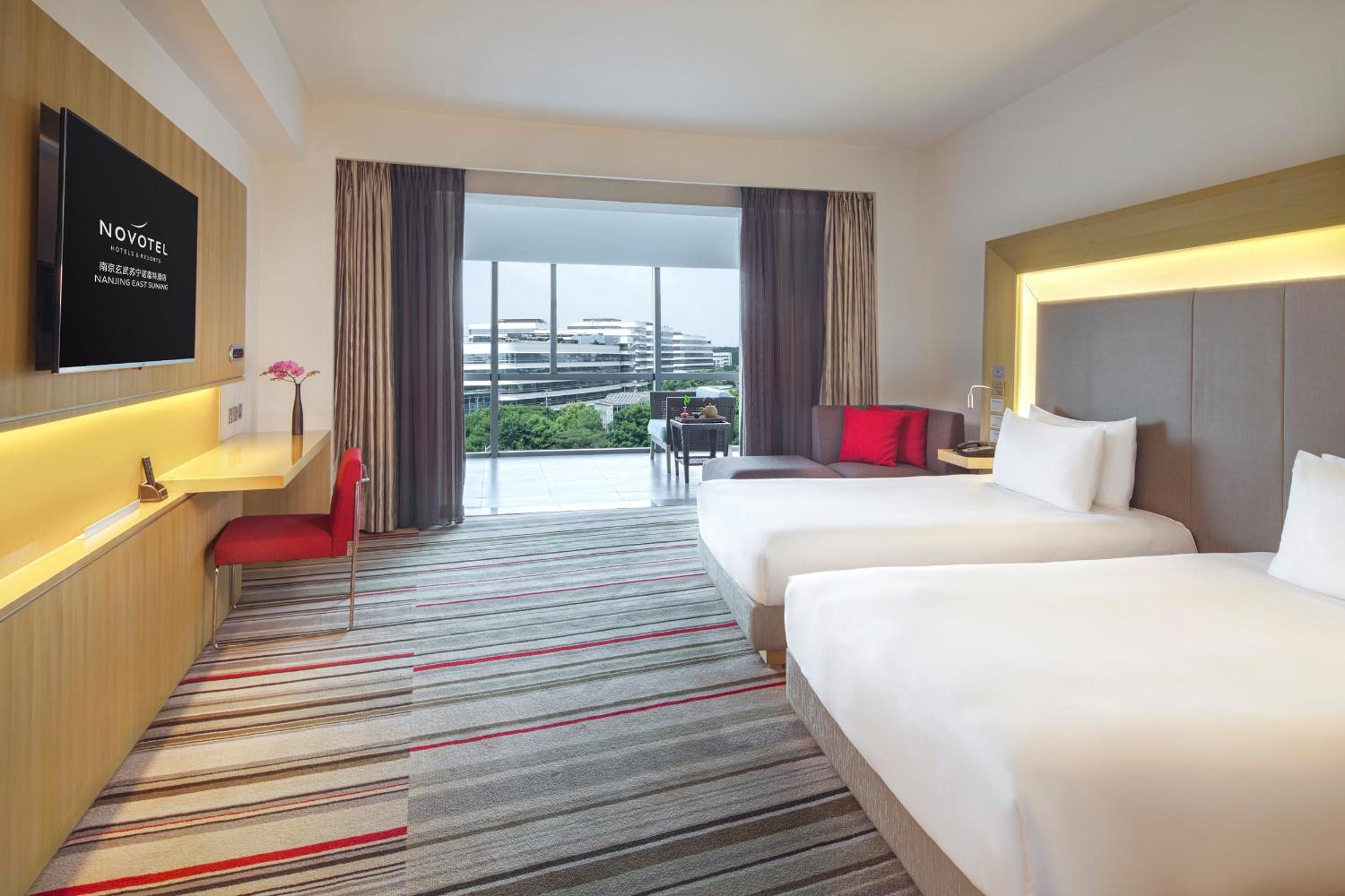 Premier Executive Twin Room - Photo 1