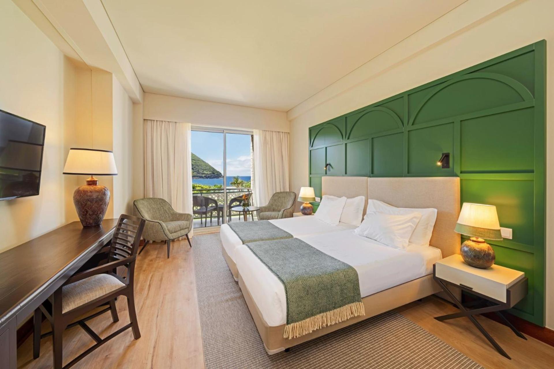 Classic Double or Twin Room with Ocean View - Photo 5