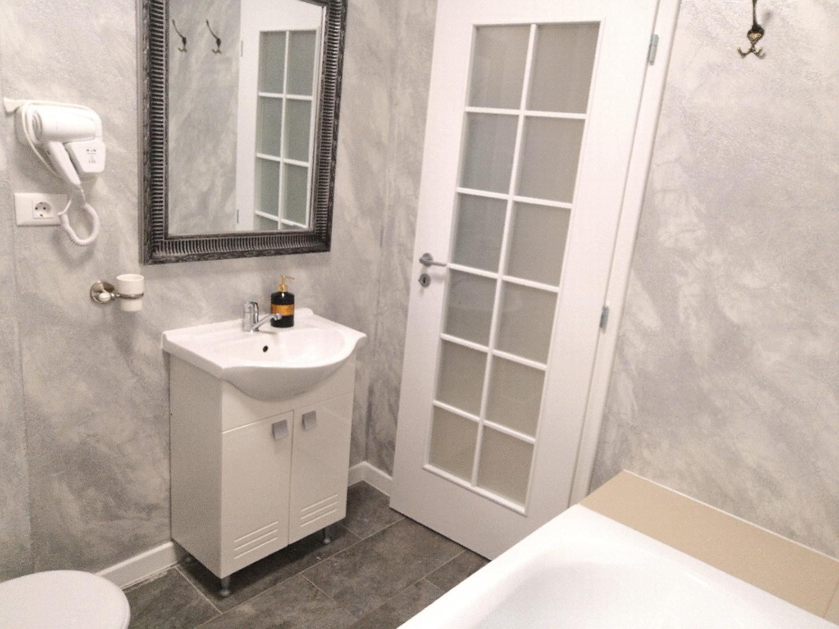 Studio Apartment - Photo 6
