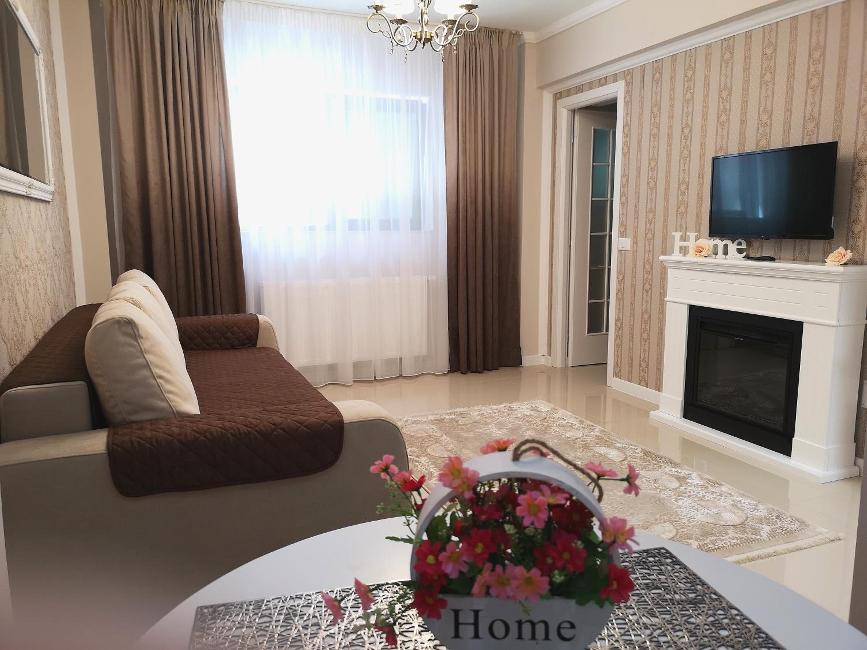 Studio Apartment - Photo 1