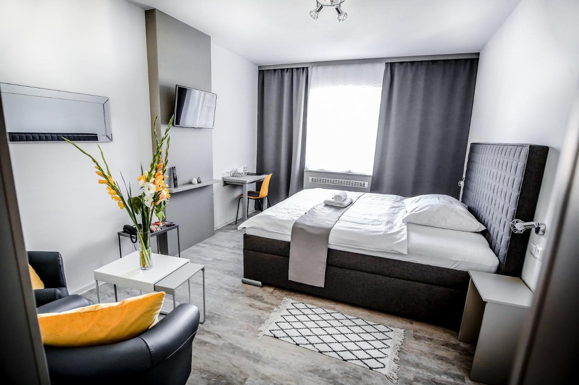 Business Double Room - Photo 1