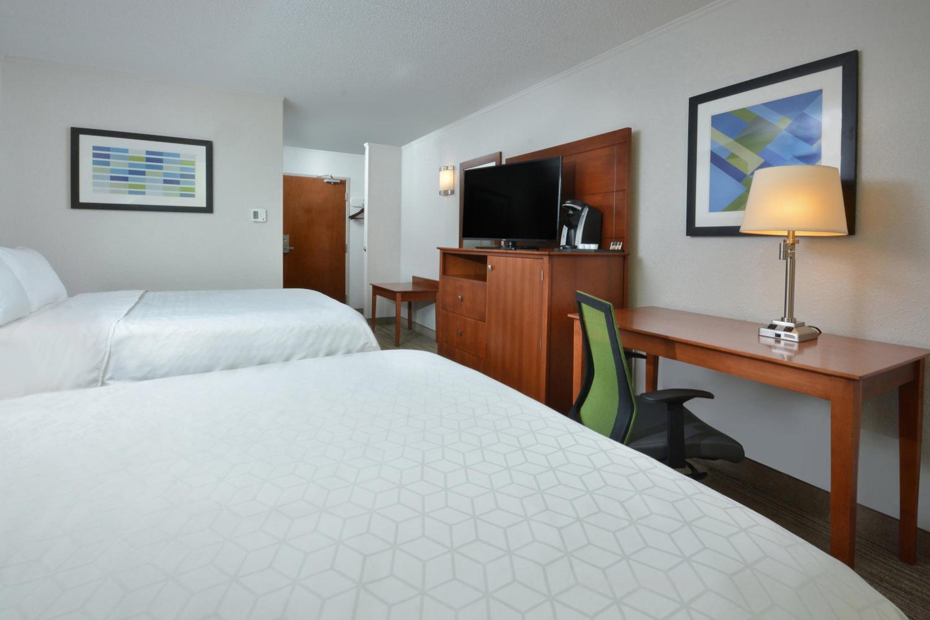 Standard Room with Two Queen Beds - Photo 1