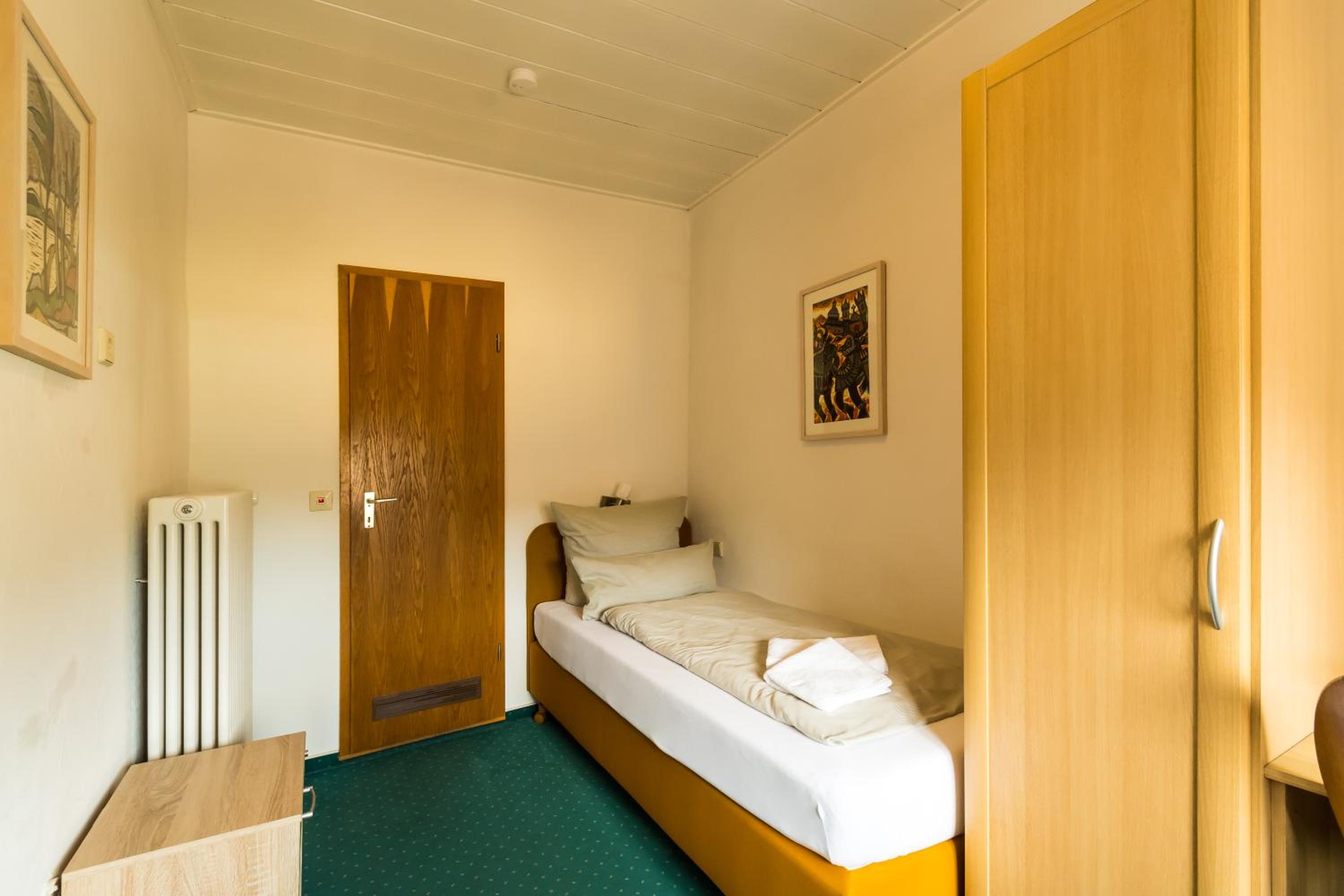 Economy Single Room