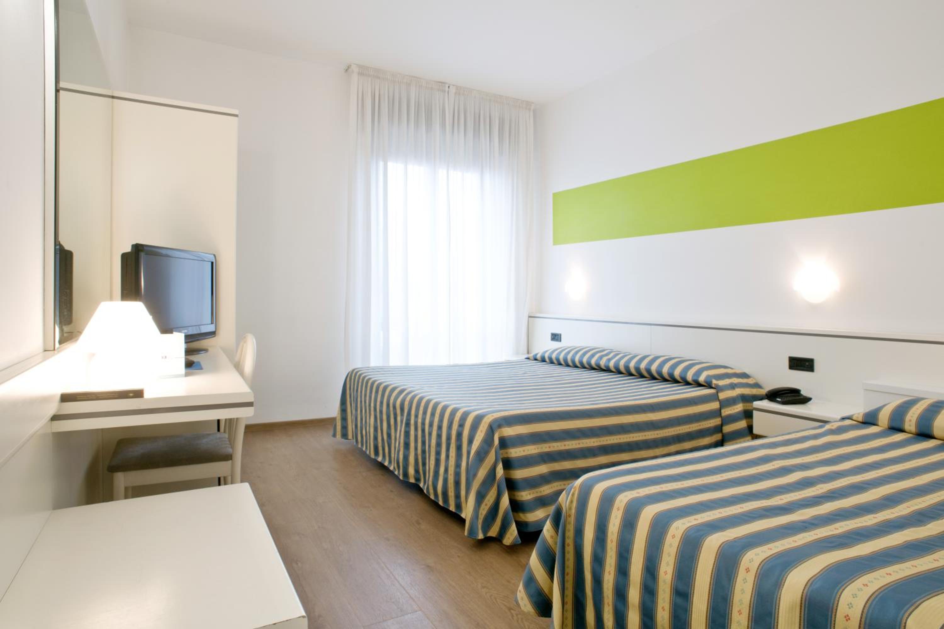 Basic Triple Room