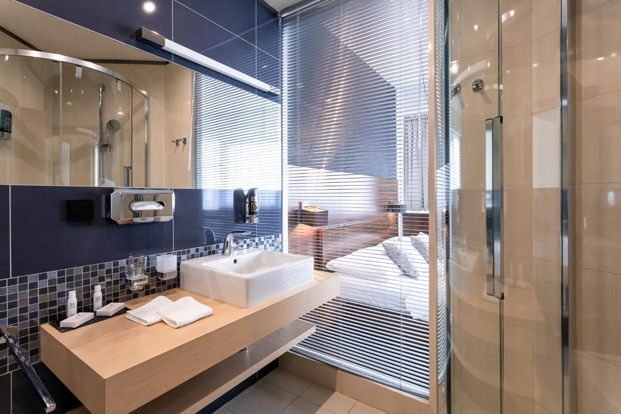 Standard Double Room - Photo 6