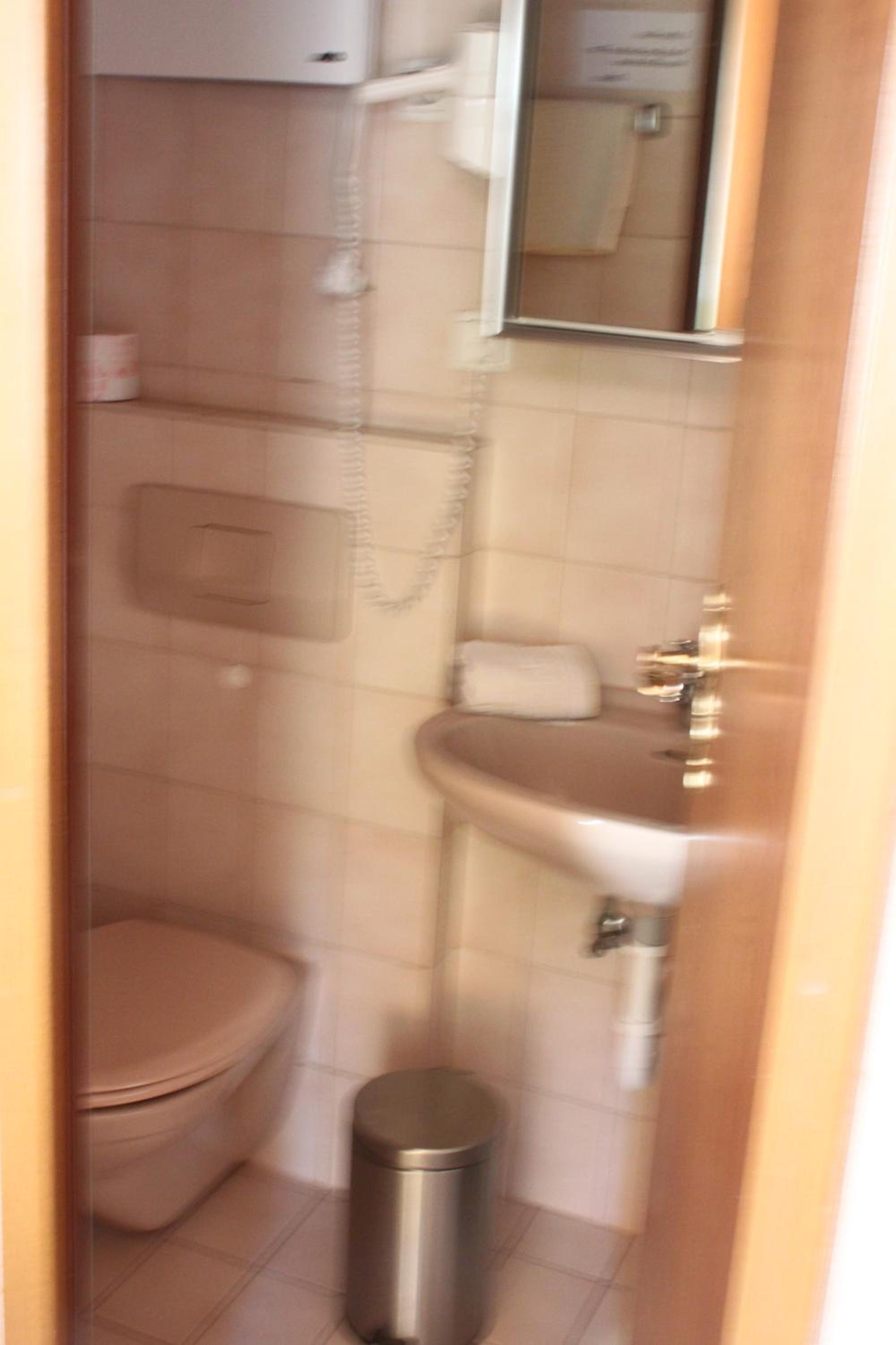 Double Room - Photo 8