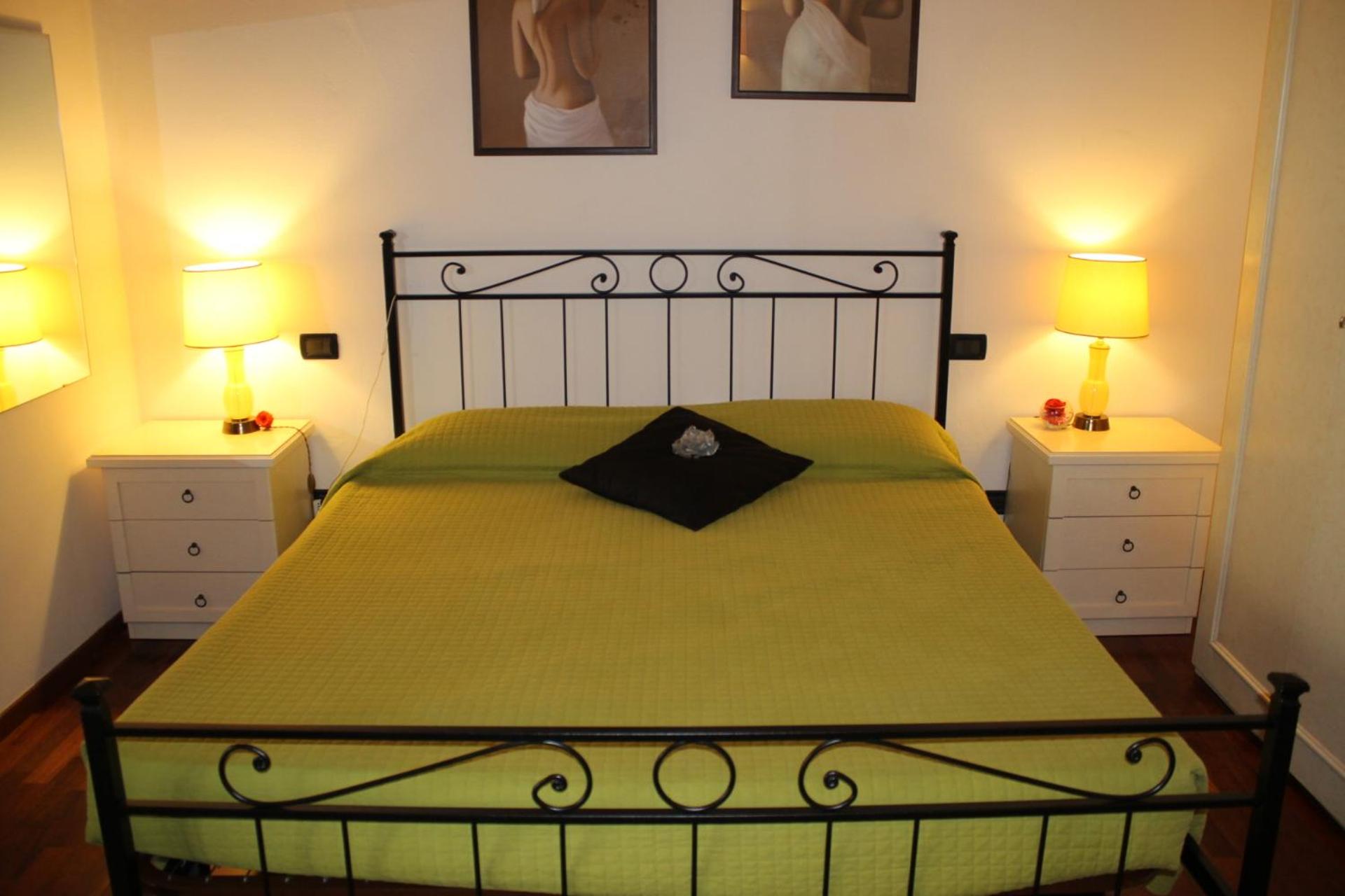 Double Room with Shared Bathroom photo 3