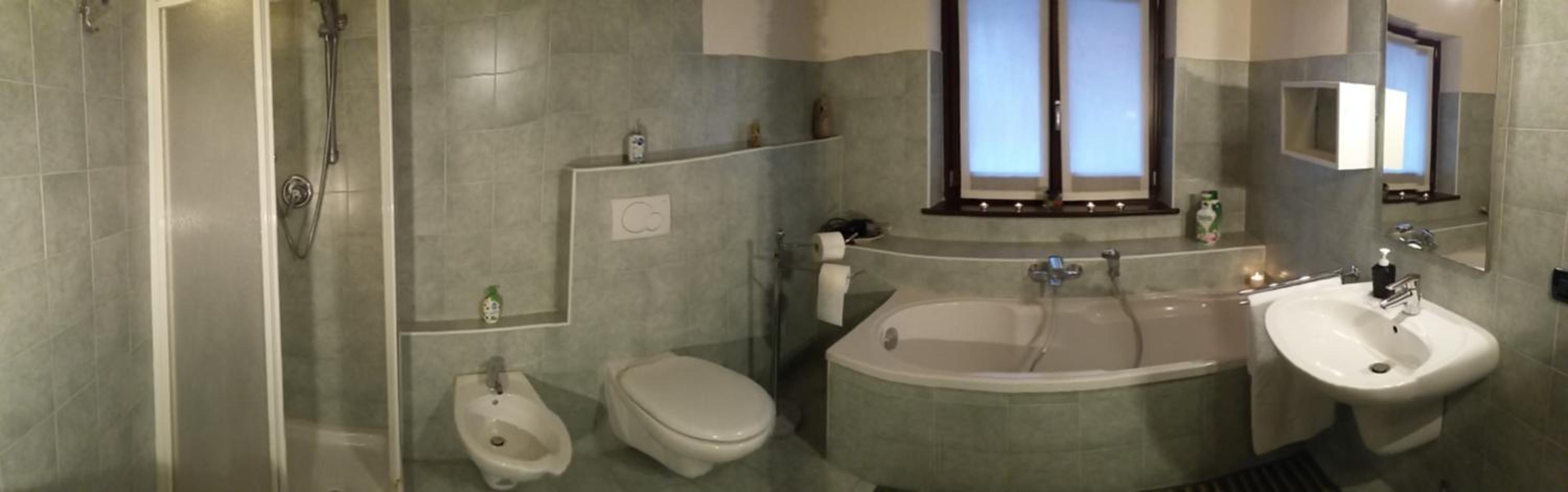 Single Room with Shared Bathroom photo 2