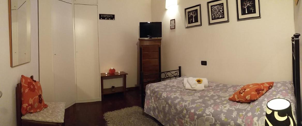 Single Room with Shared Bathroom photo 1