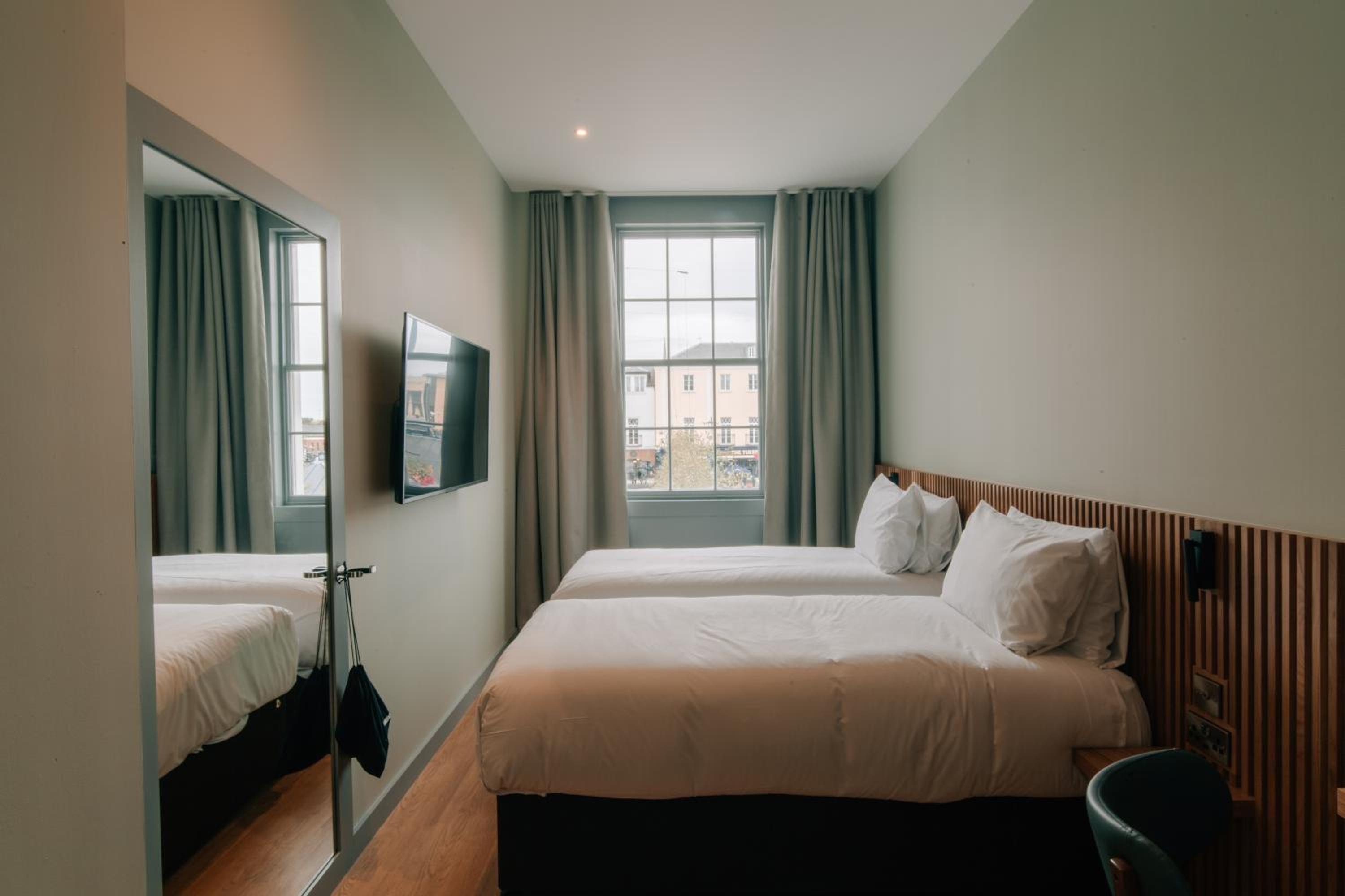 Deluxe Double or Twin Room - Photo 6