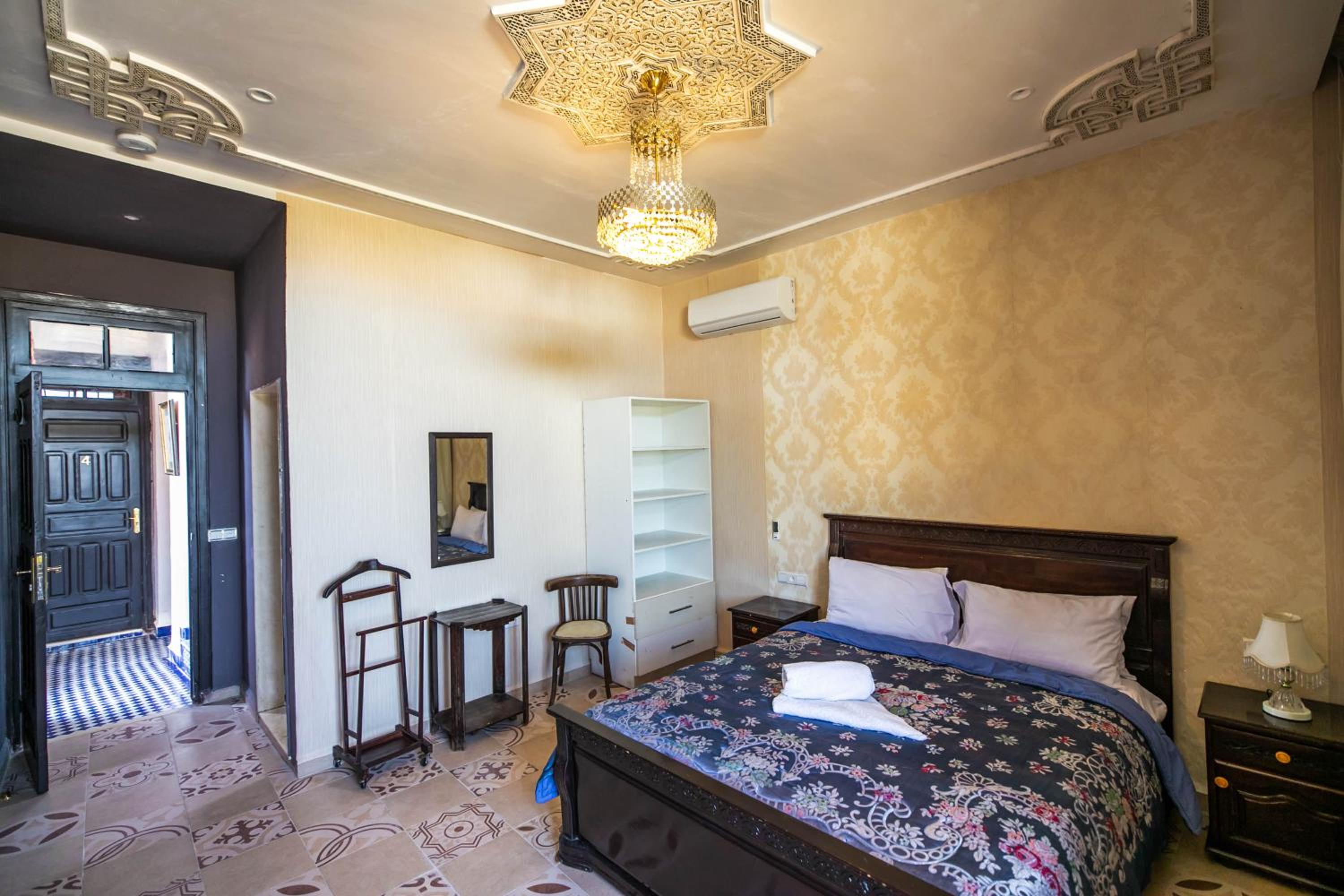 Double Room with Mountain View - Photo 3
