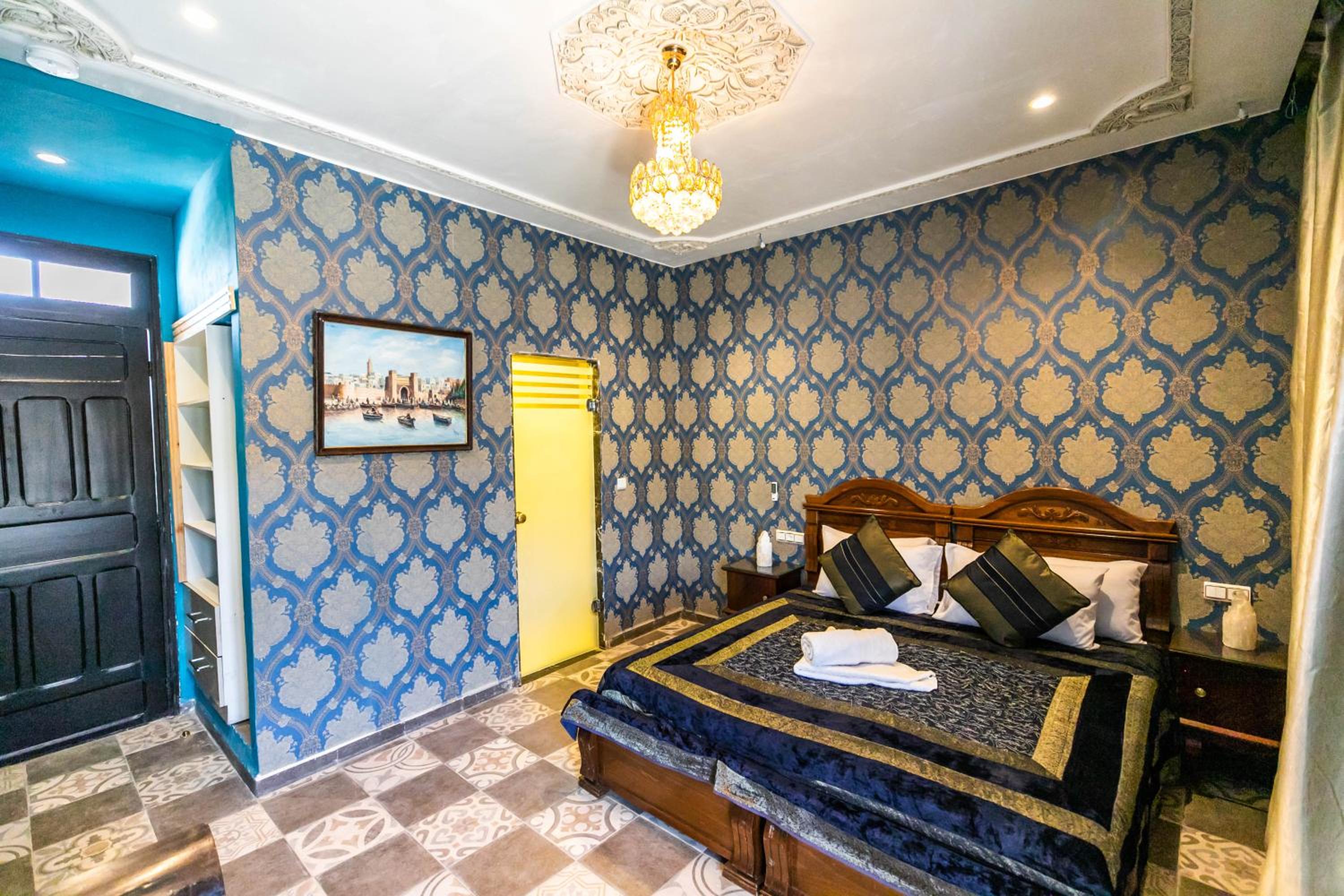 Double Room with Mountain View - Photo 2