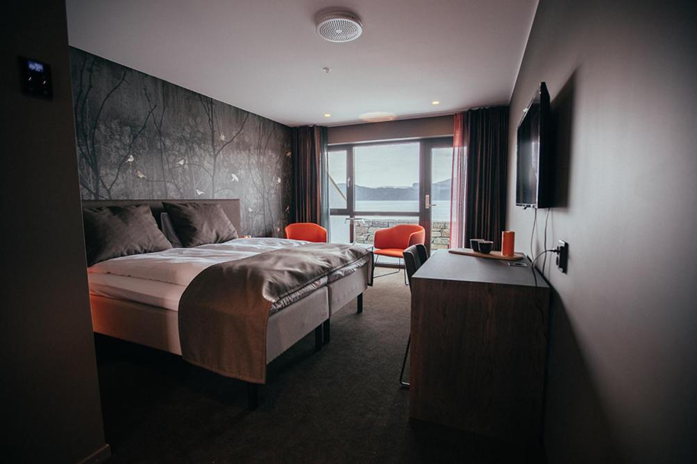 Deluxe Double Room with Balcony and Sea View photo 1