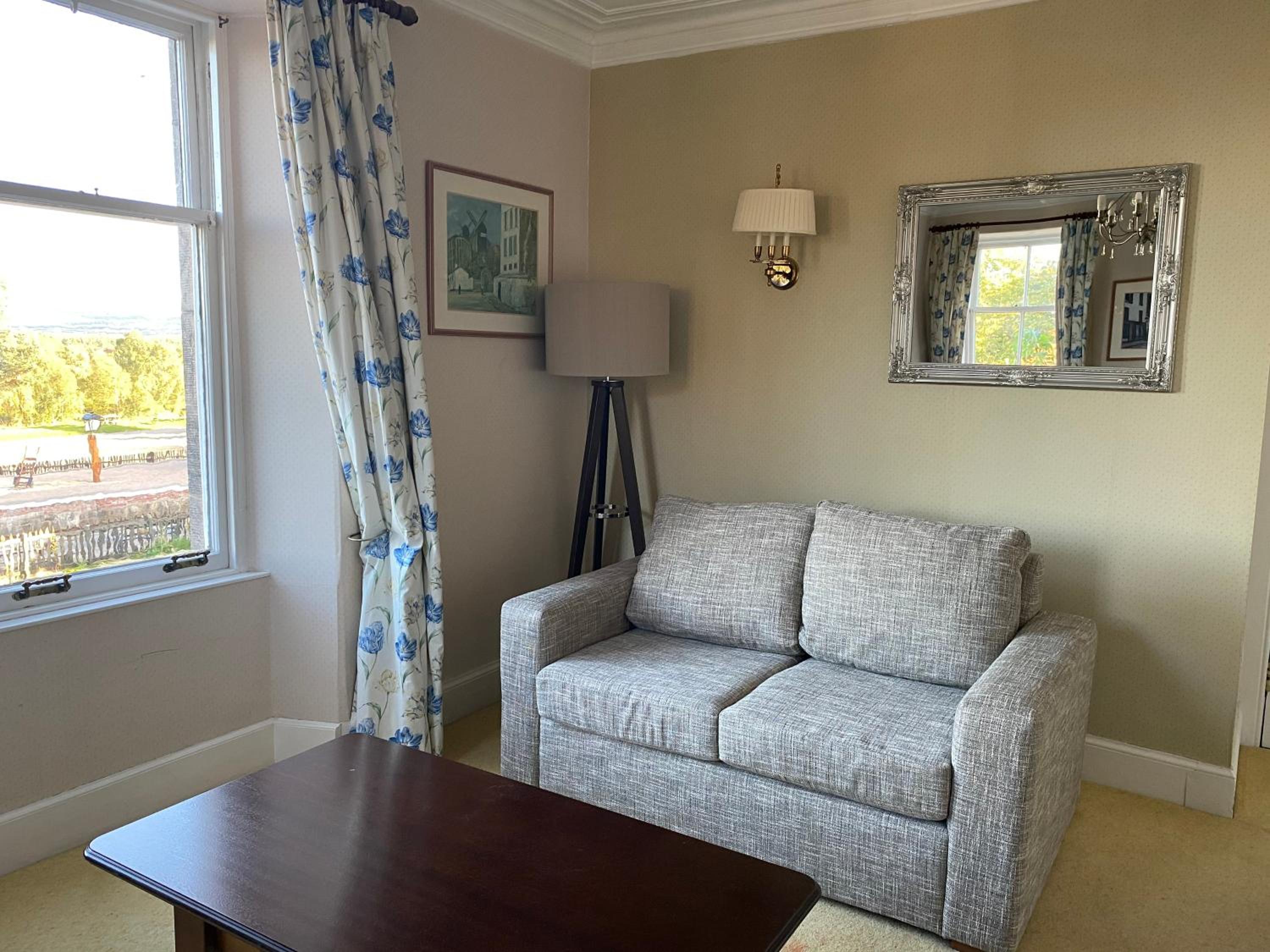 Deluxe Double Room - Photo 8