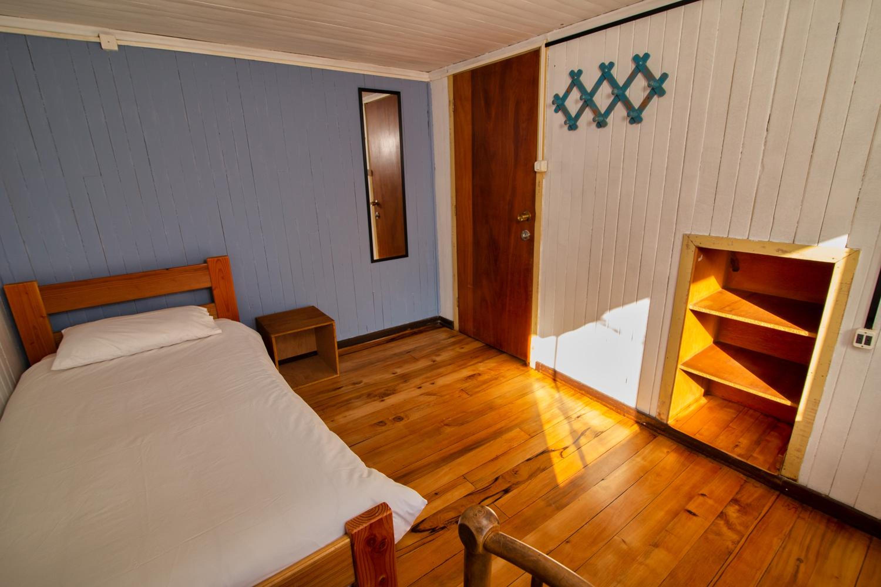 Single Room with Shared Bathroom photo 1