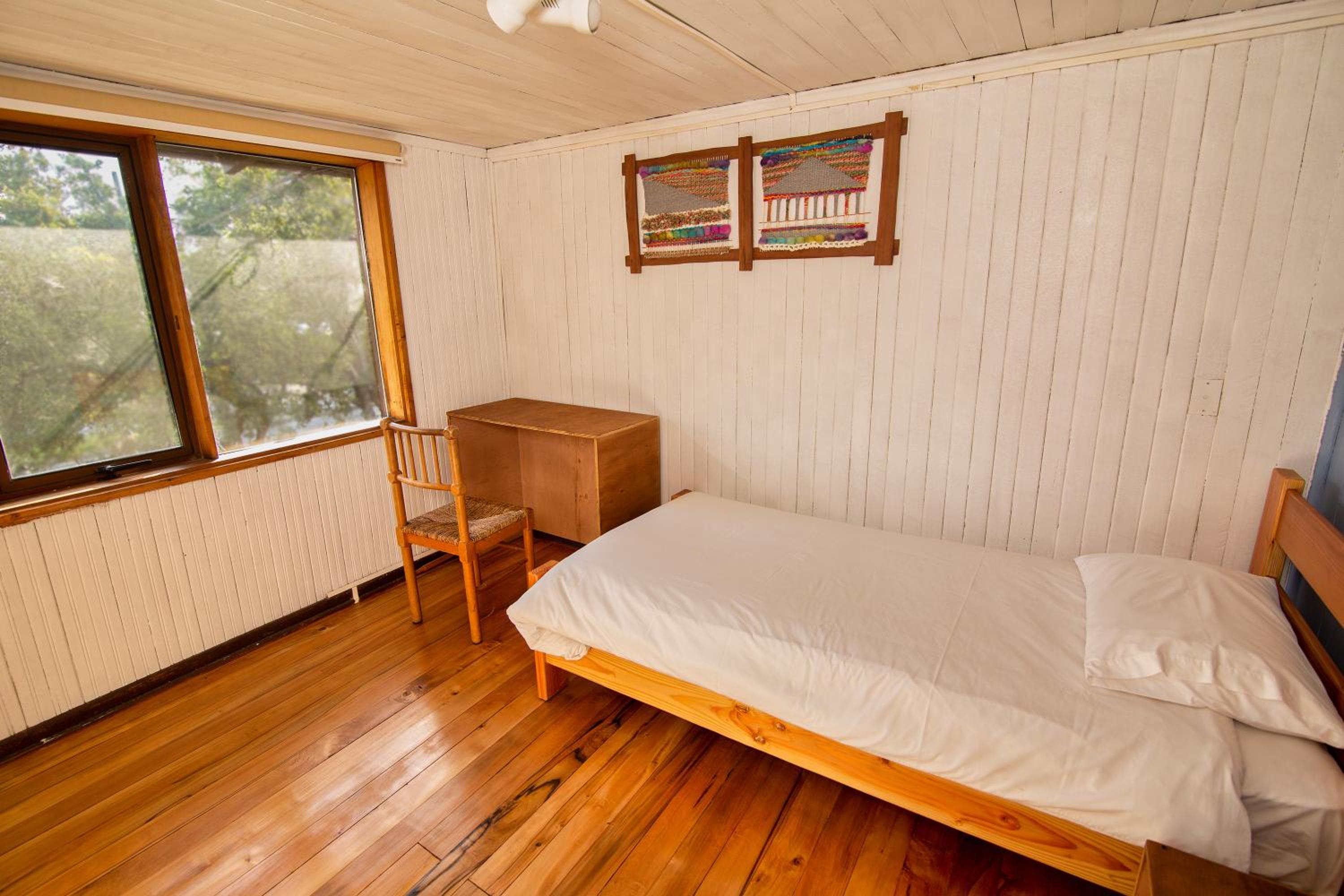 Single Room with Shared Bathroom photo 3
