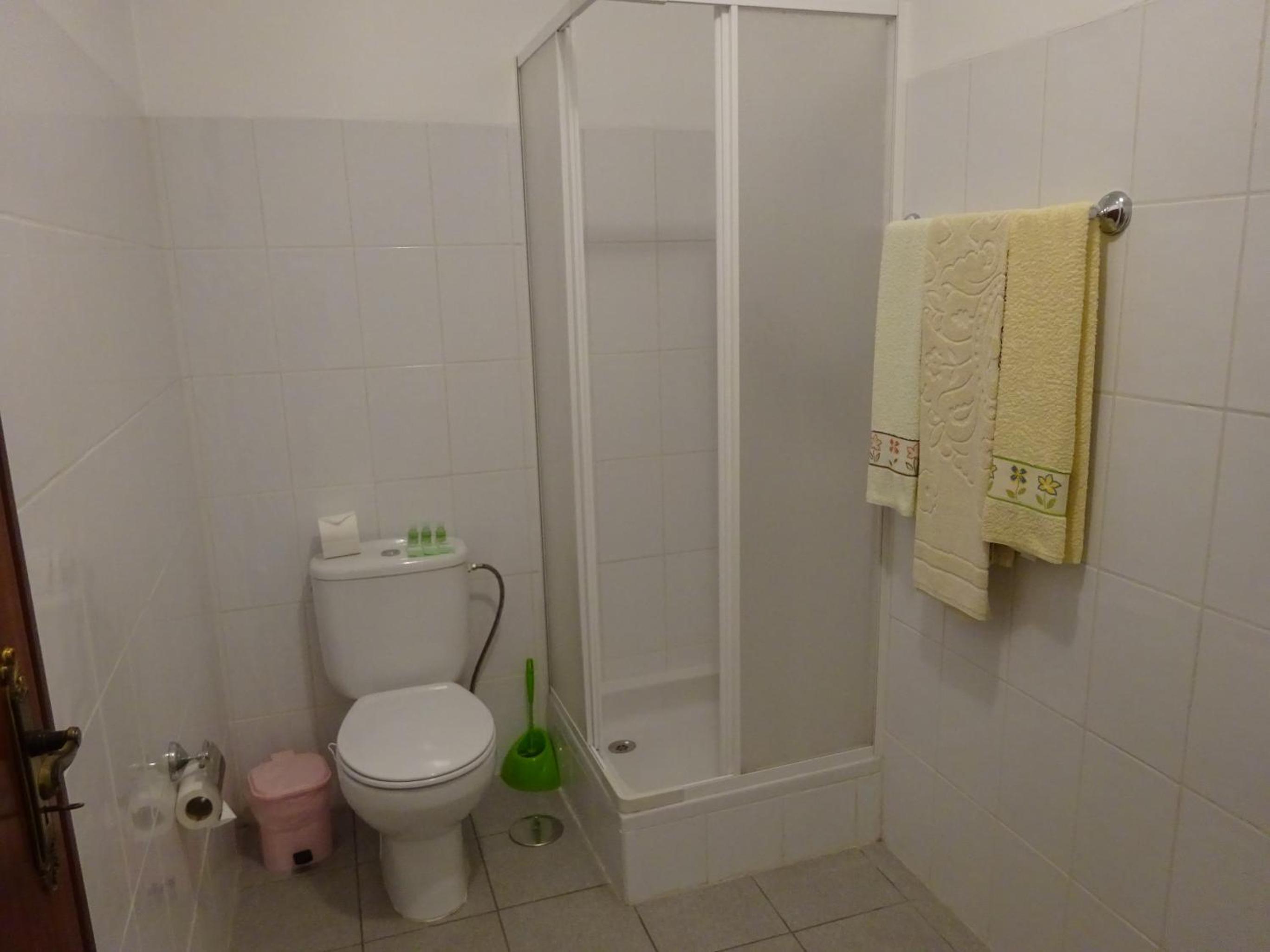 Double or Twin Room - Photo 15