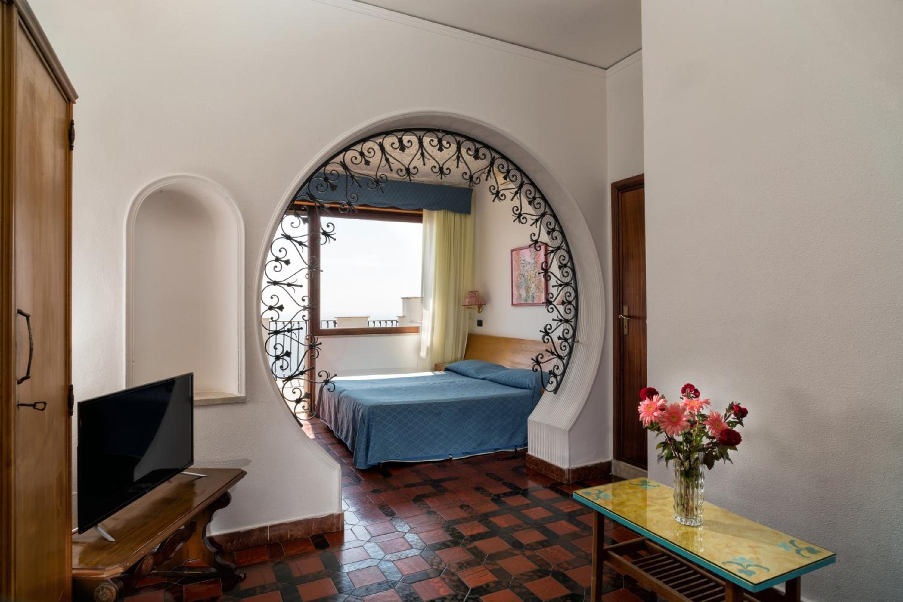 Double or Twin Room with Balcony and Sea View