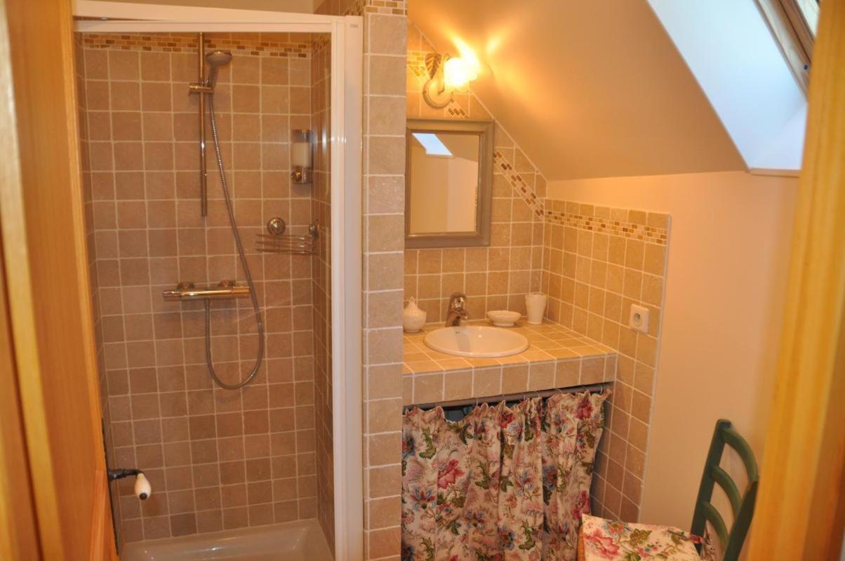 Double Room - Photo 6