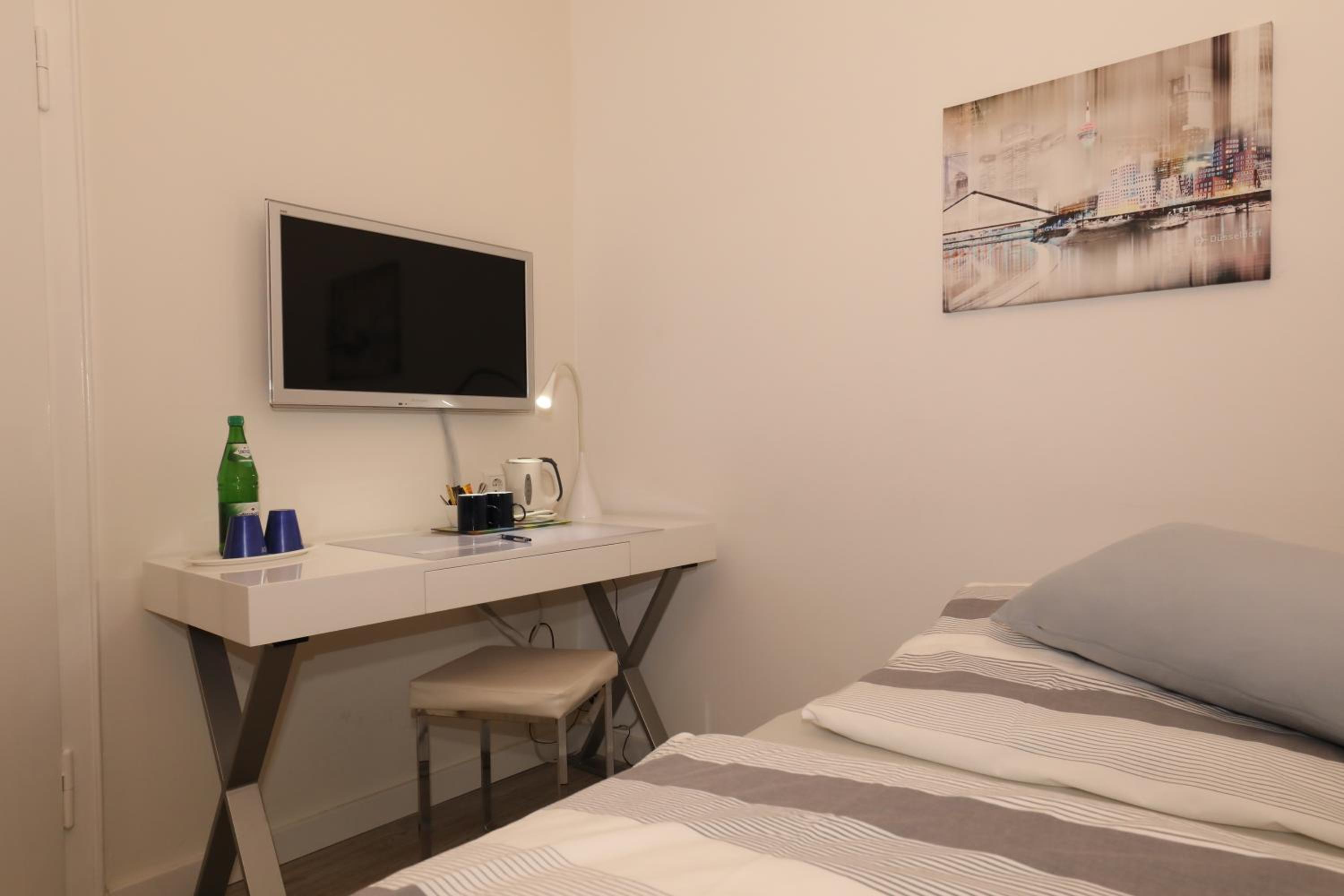 Double Room - Photo 6