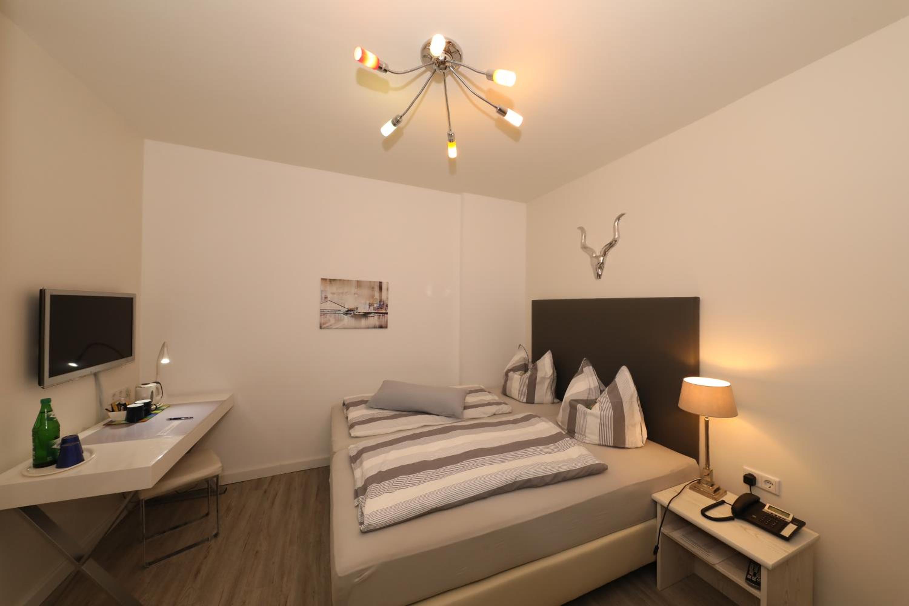 Double Room - Photo 4