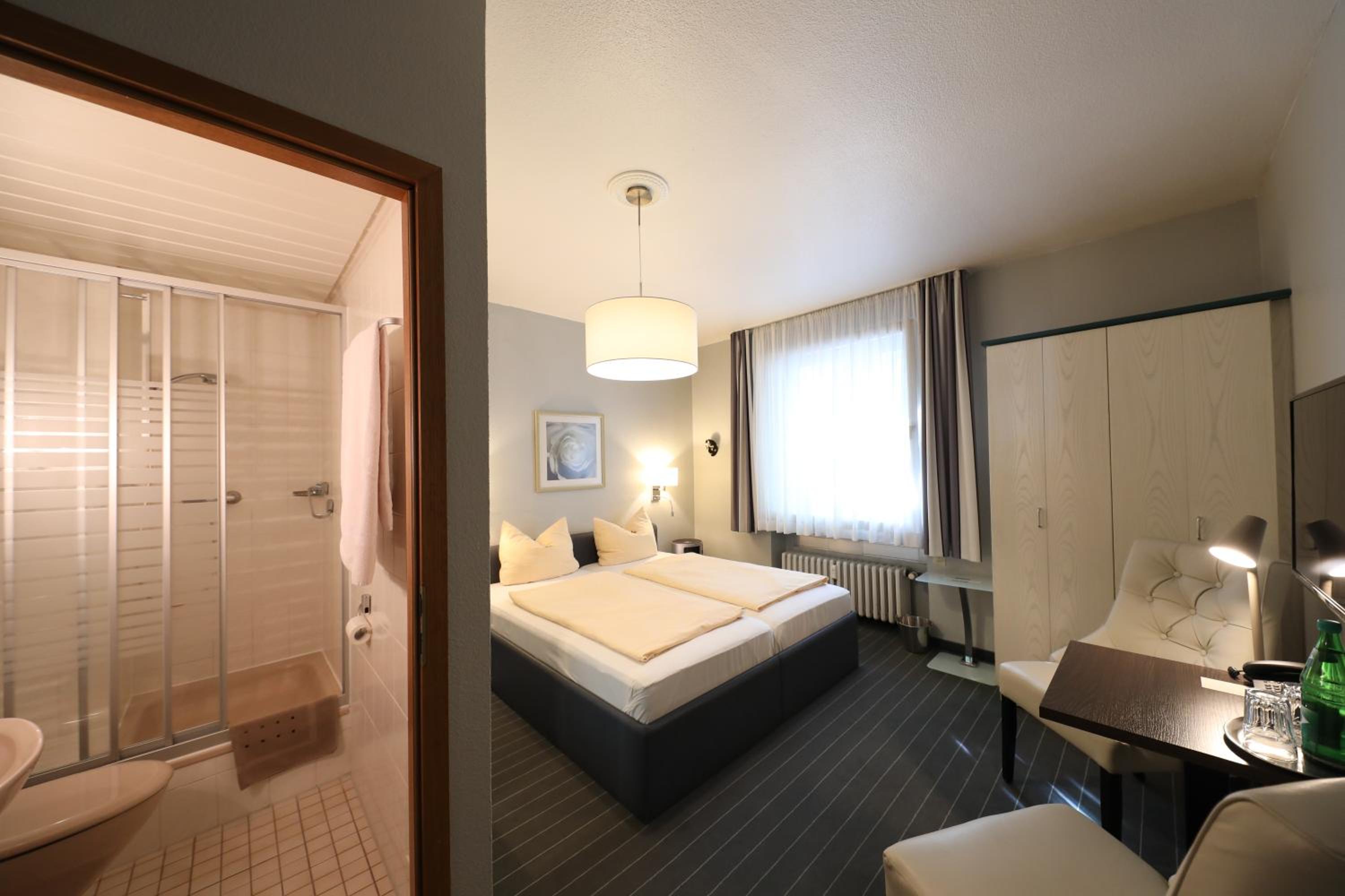 Double Room - Photo 9