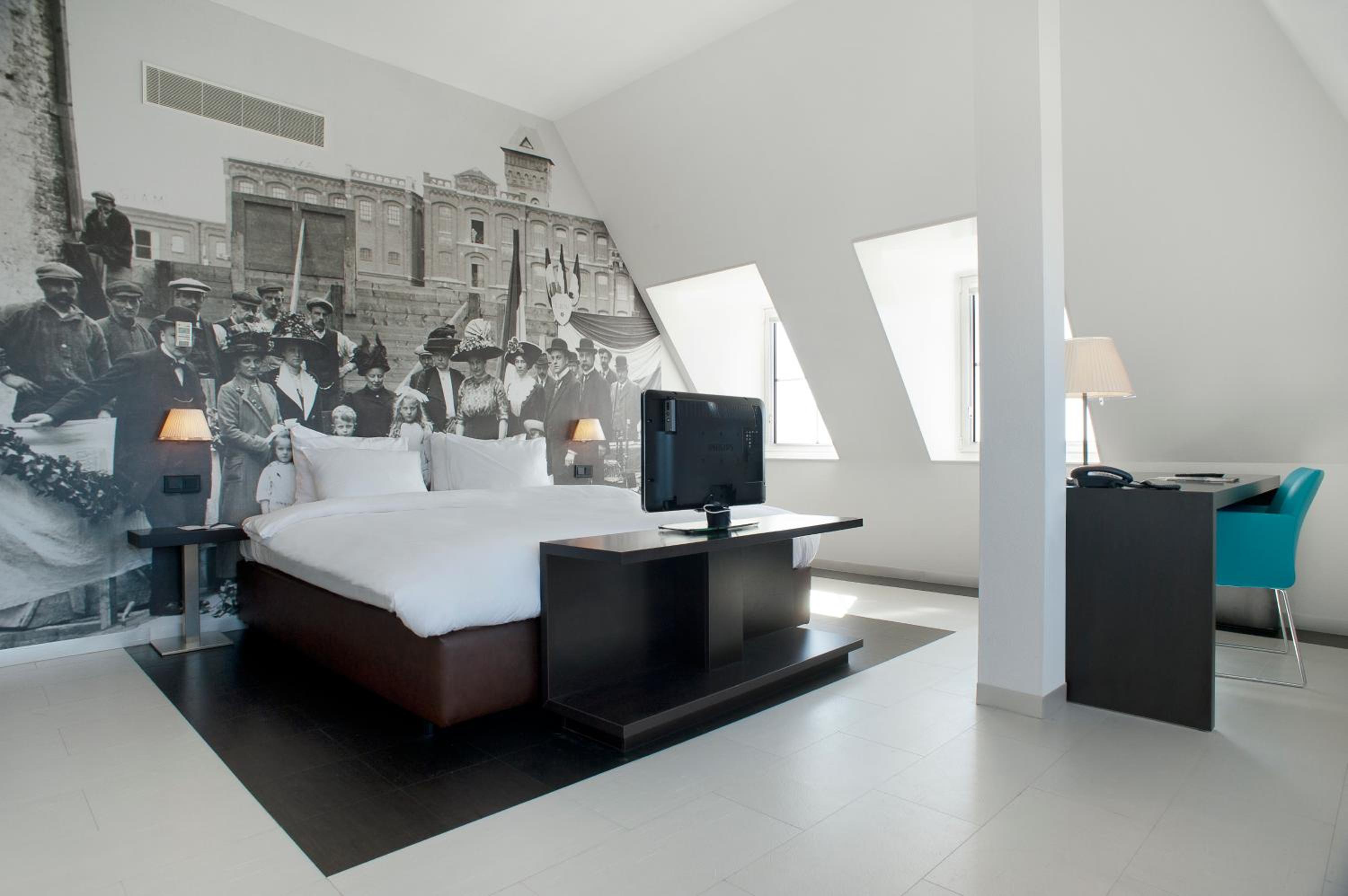 Junior Founder Suite - Photo 1