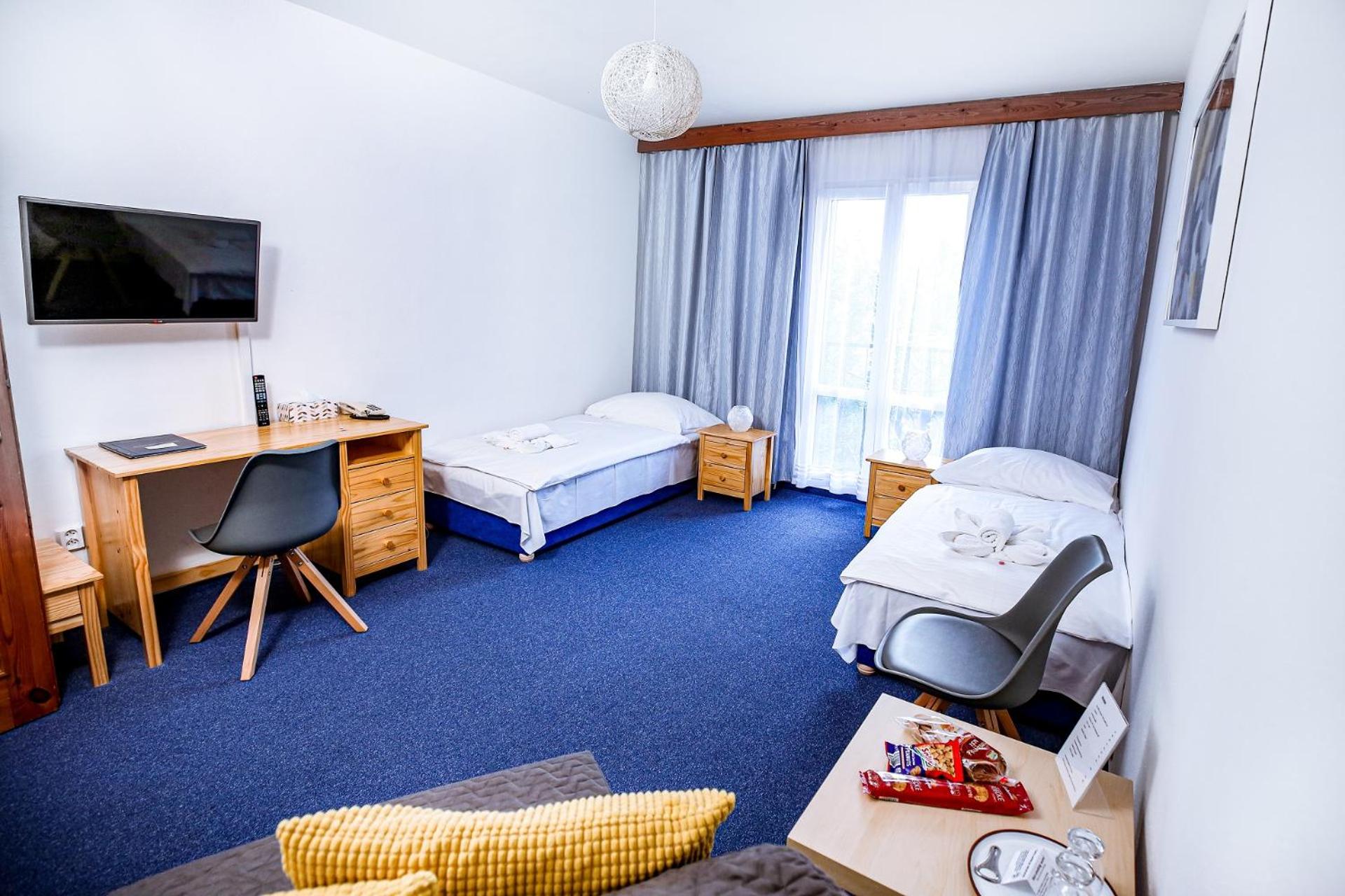 Economy Twin Room - Photo 2