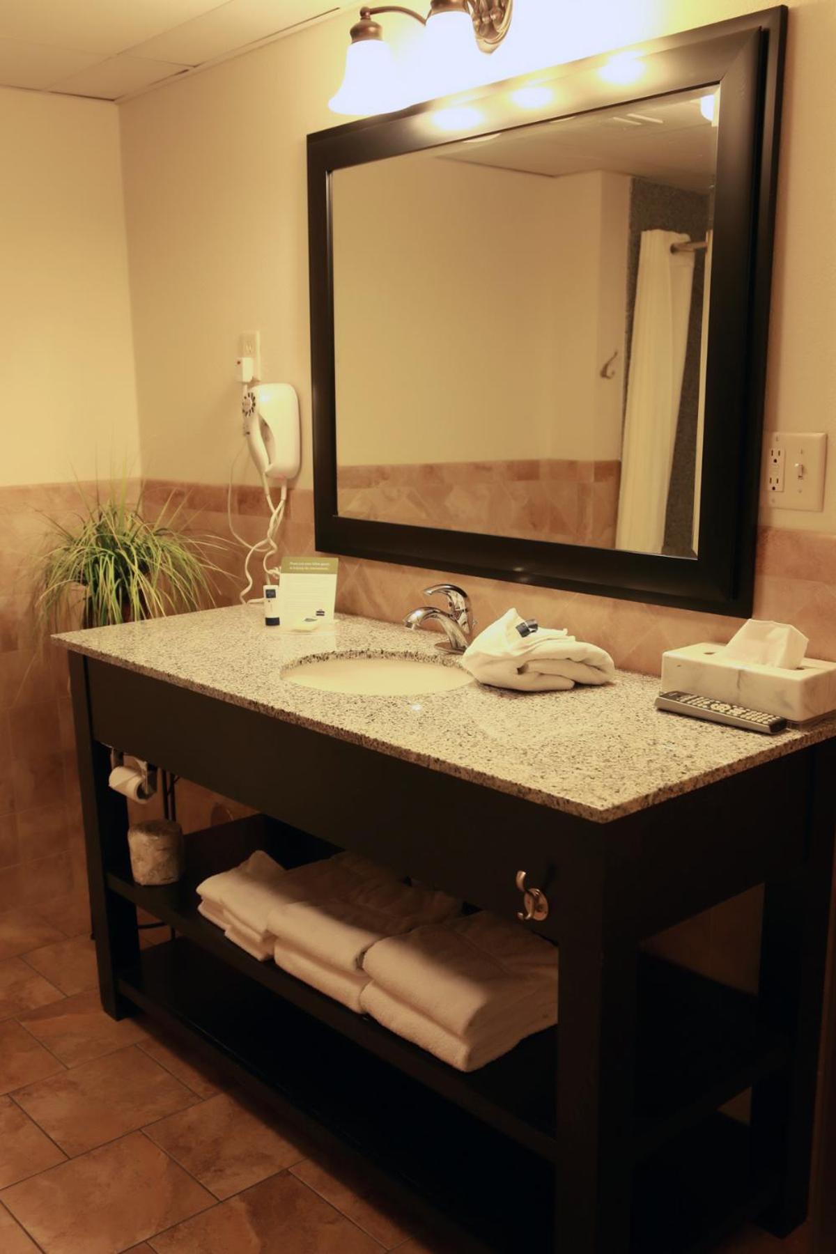 Superior King Room - Non-Smoking photo 2