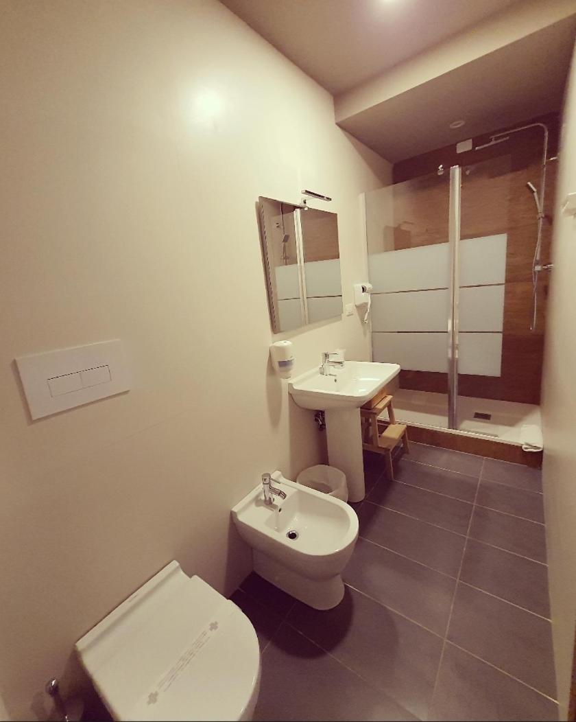 Superior Quadruple Room - Photo 6