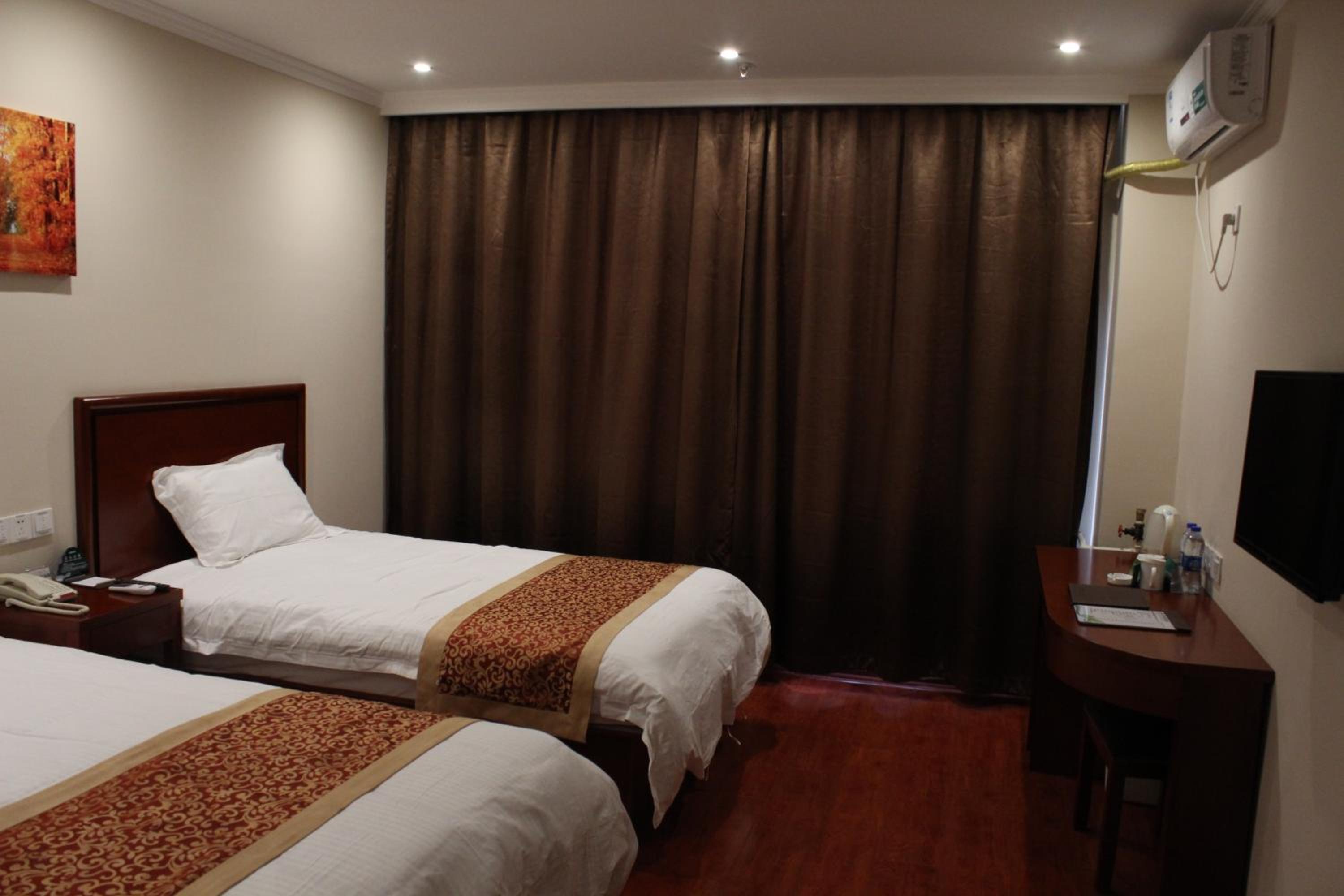 Deluxe Twin Room photo 2