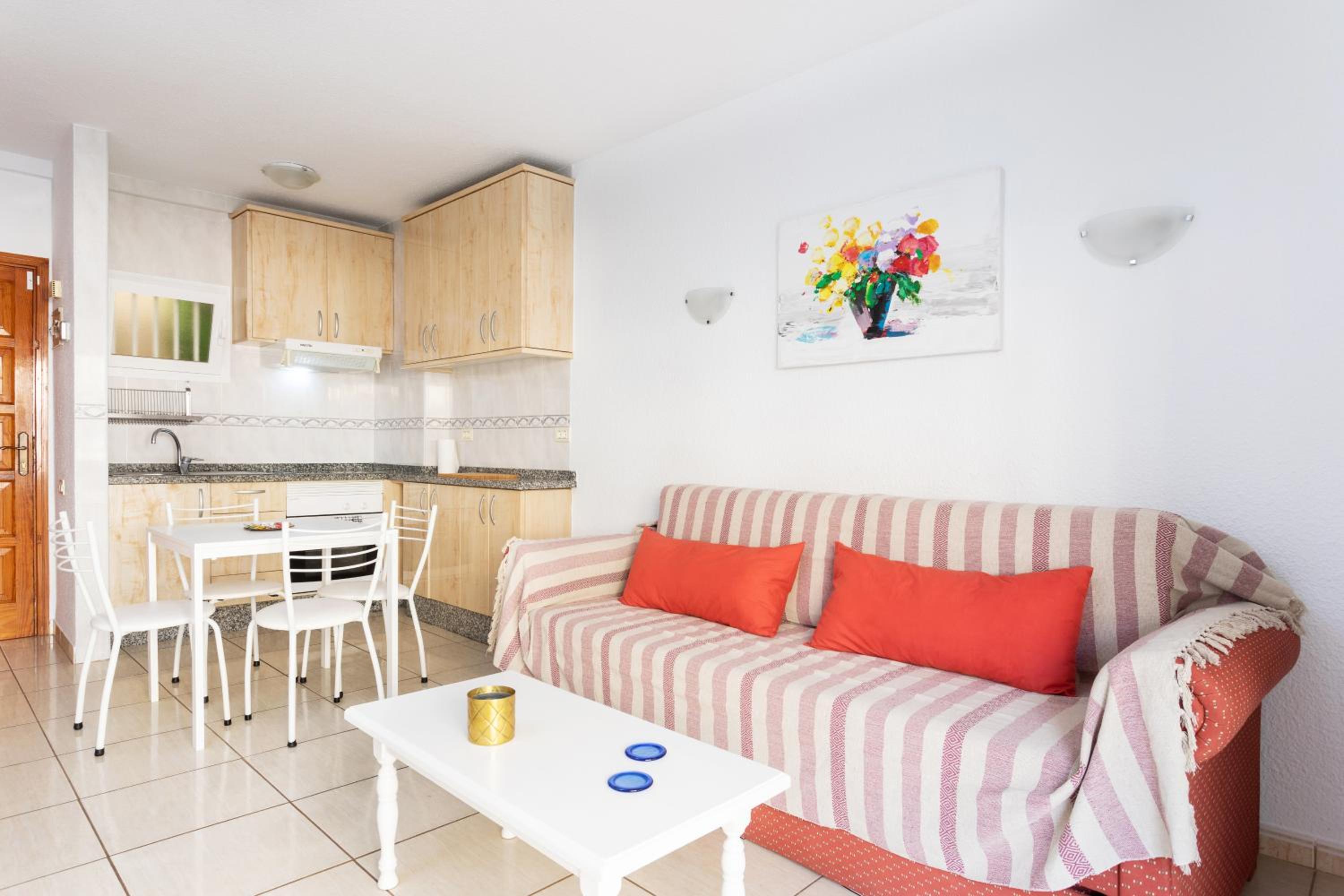 One-Bedroom Apartment - Photo 6